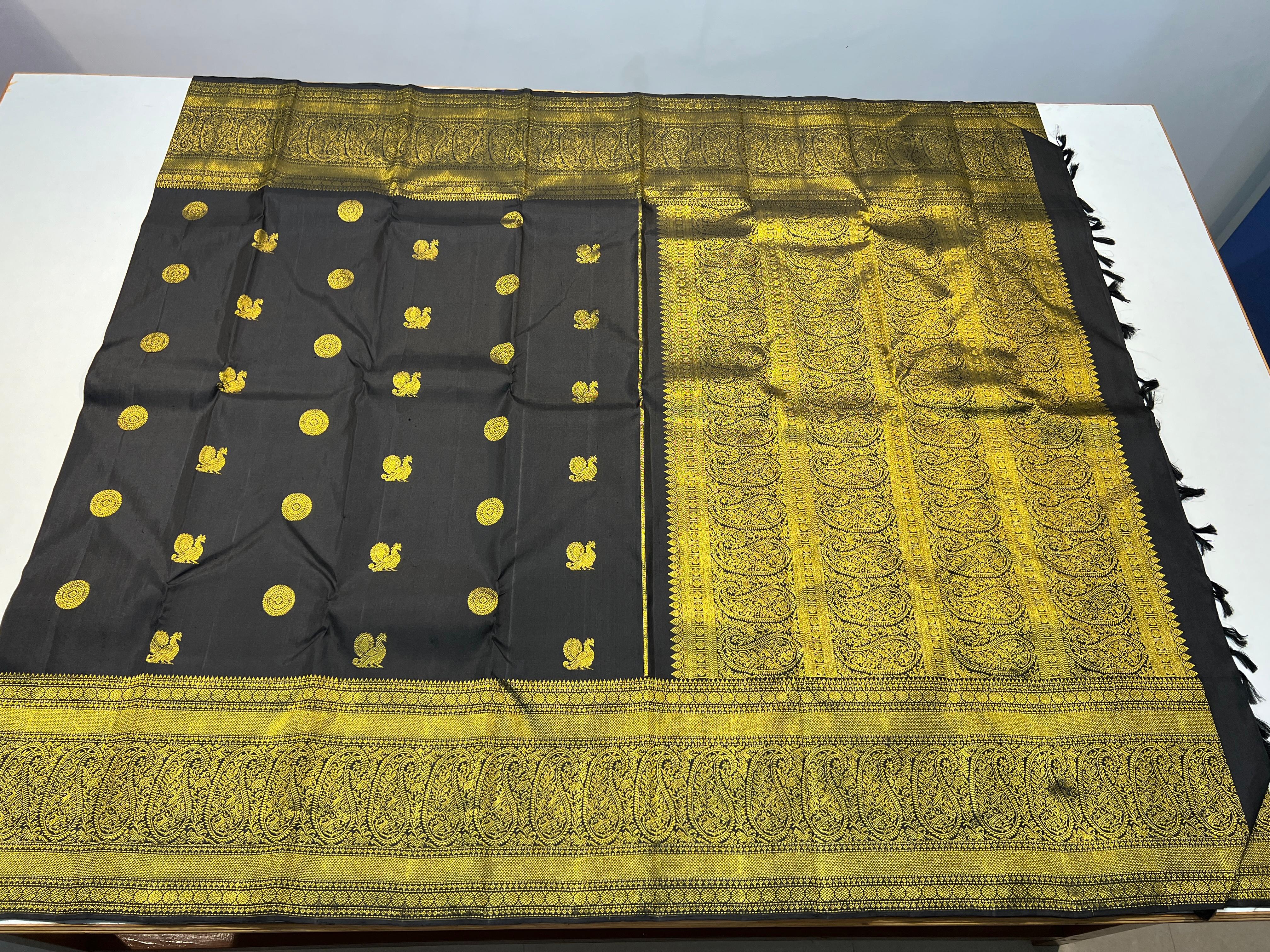 BLACK COLOUR&GOLD BORDER KANCHIPURAM SILK SAREE