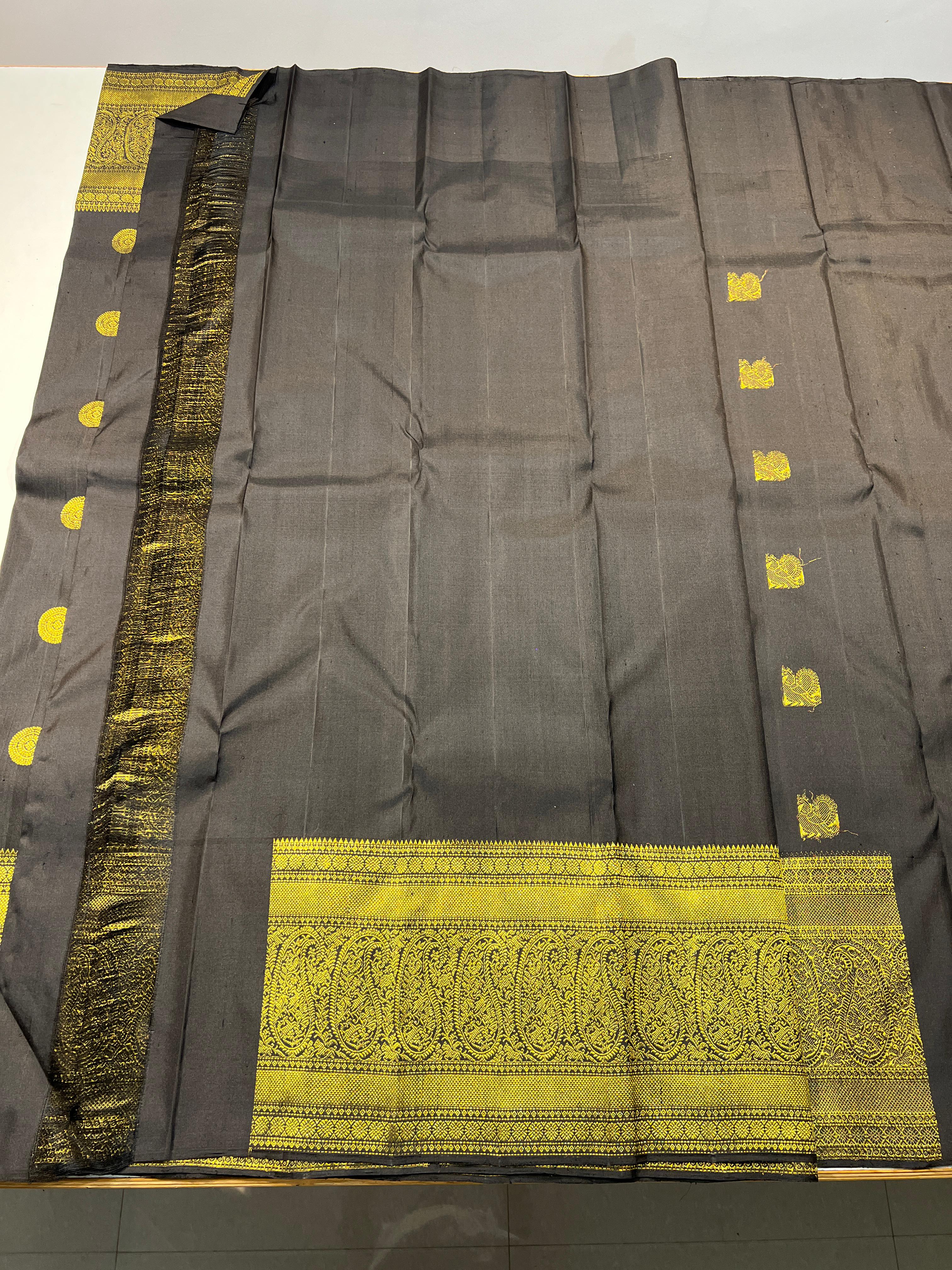 BLACK COLOUR&GOLD BORDER KANCHIPURAM SILK SAREE