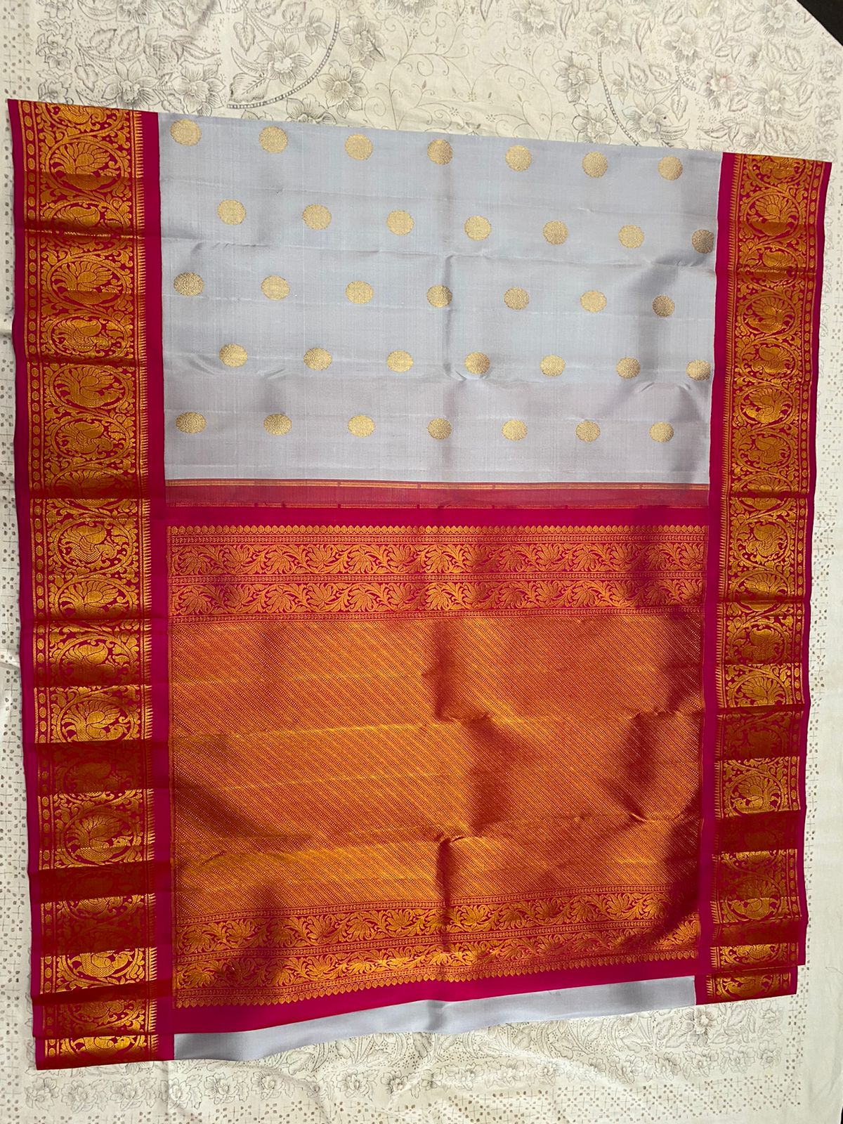 GREY / RED GADWAL PATTU SAREE