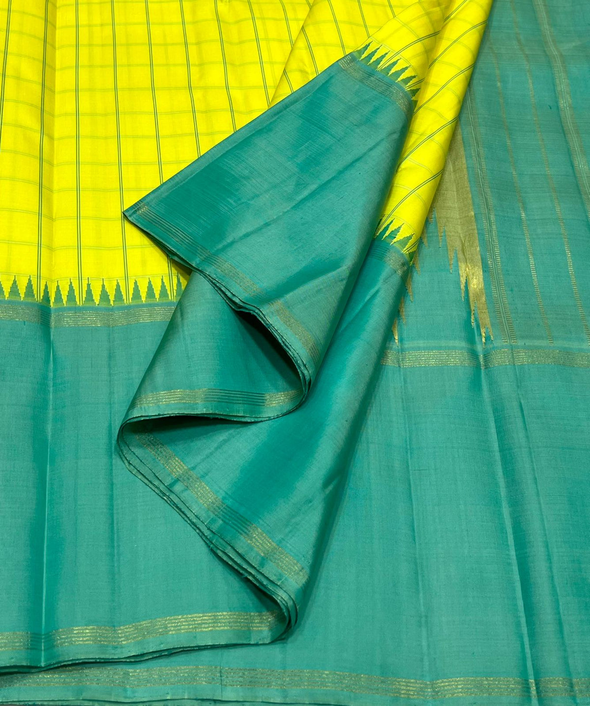 YELLOW / GREEN TEMPLE BORDER SILK SAREE