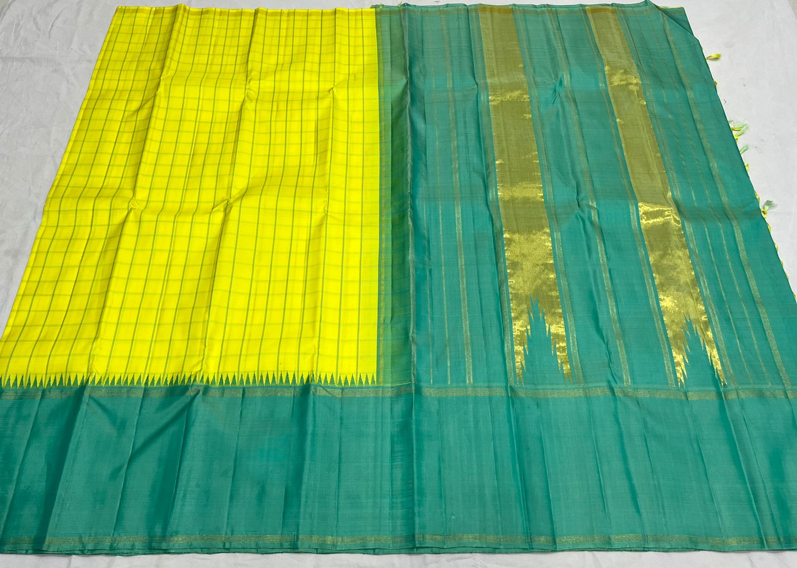 YELLOW / GREEN TEMPLE BORDER SILK SAREE