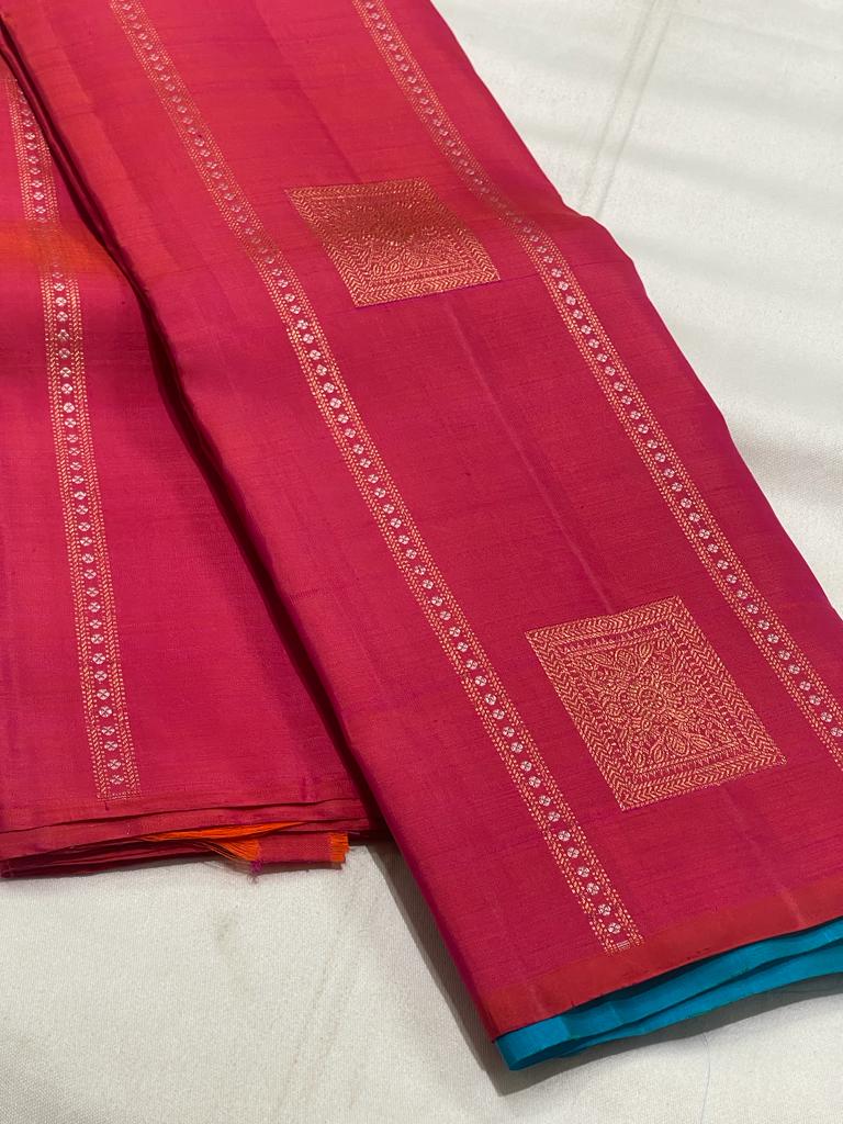 RED  BORDERLESS SAREE