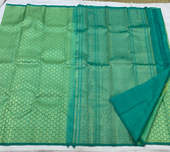 PARROT GREEN BORDERLESS SAREE