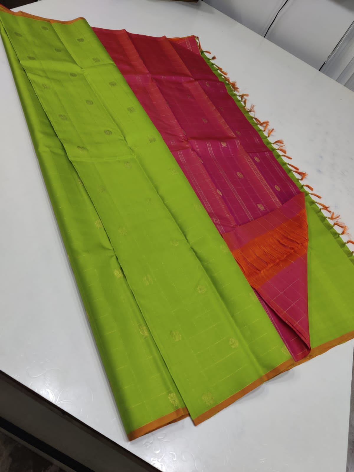 CHECKS BORDERLESS SAREE