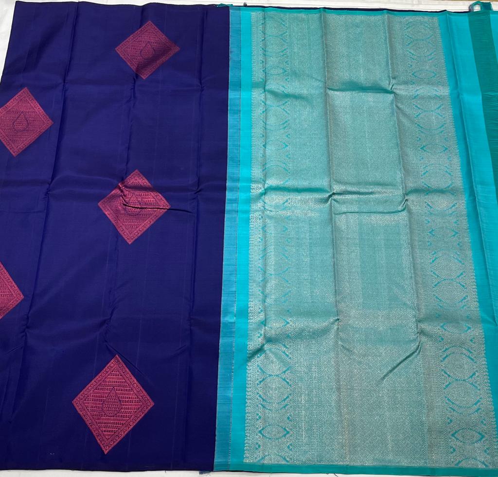 BLUE BORDERLESS SAREE