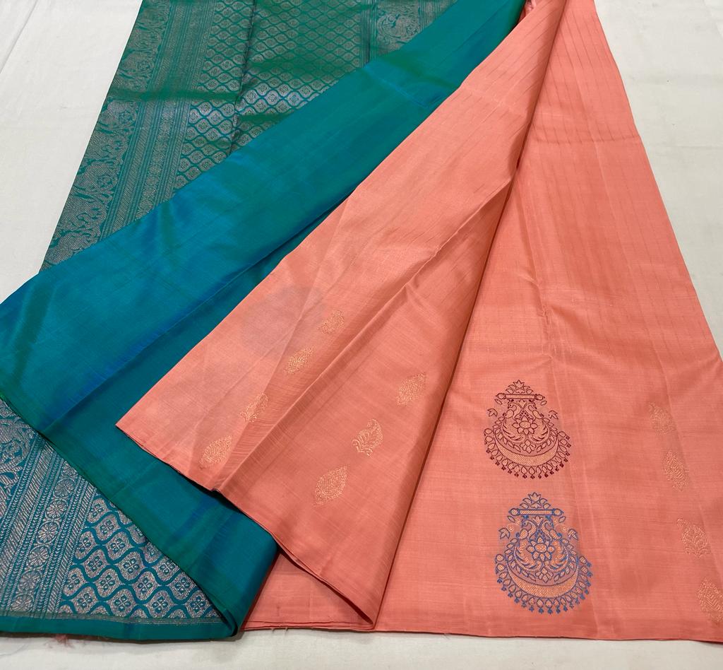 PEACH / PEACOCK BLUE BORDERLESS SAREE