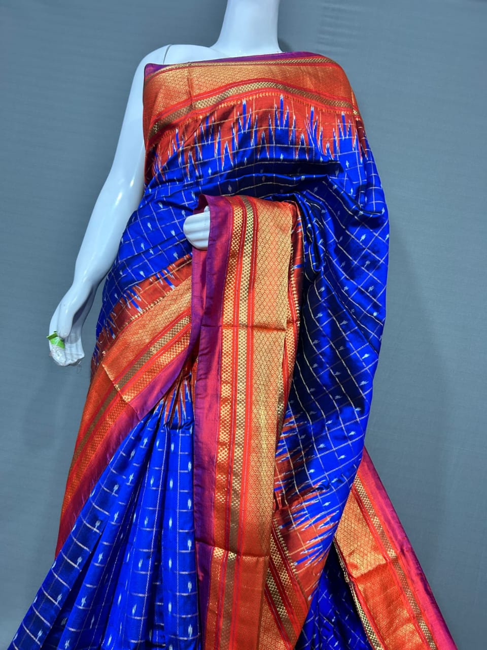 CONTRAST BORDER IKAT SILK SAREES