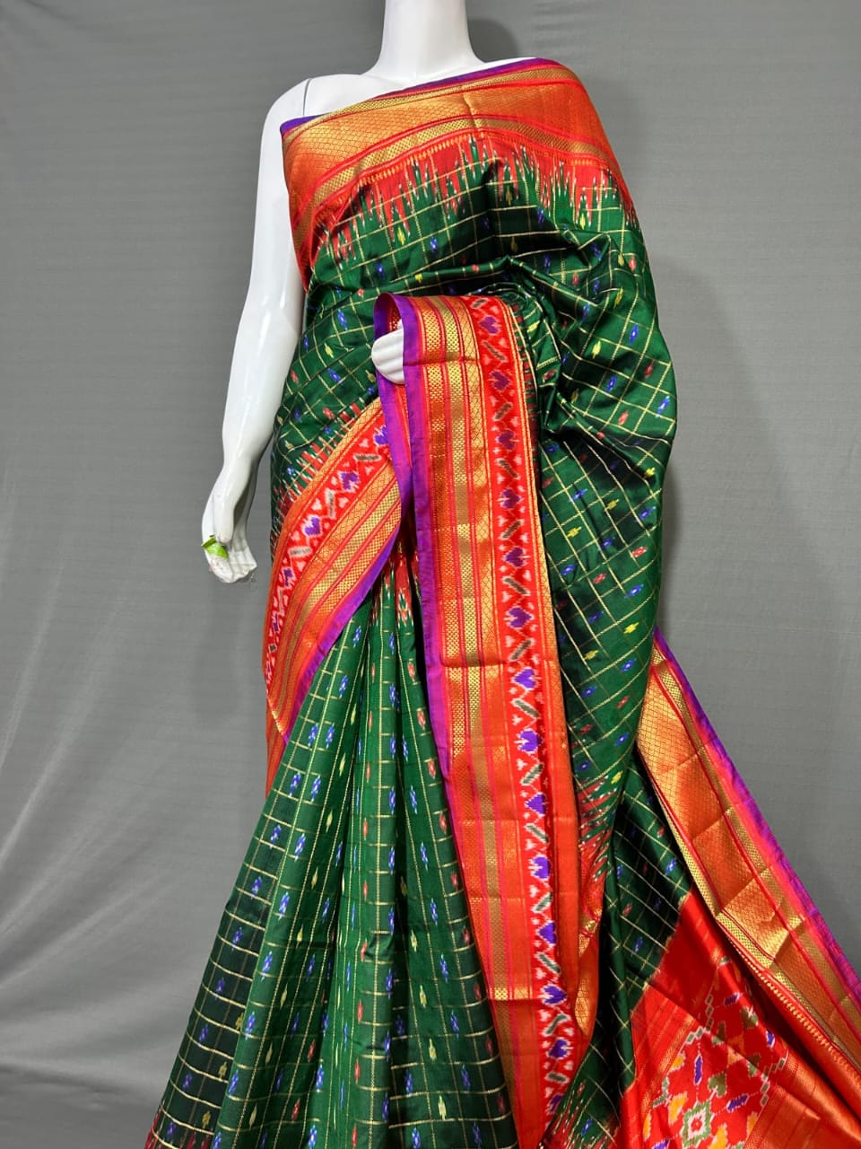 CONTRAST BORDER IKAT SILK SAREES