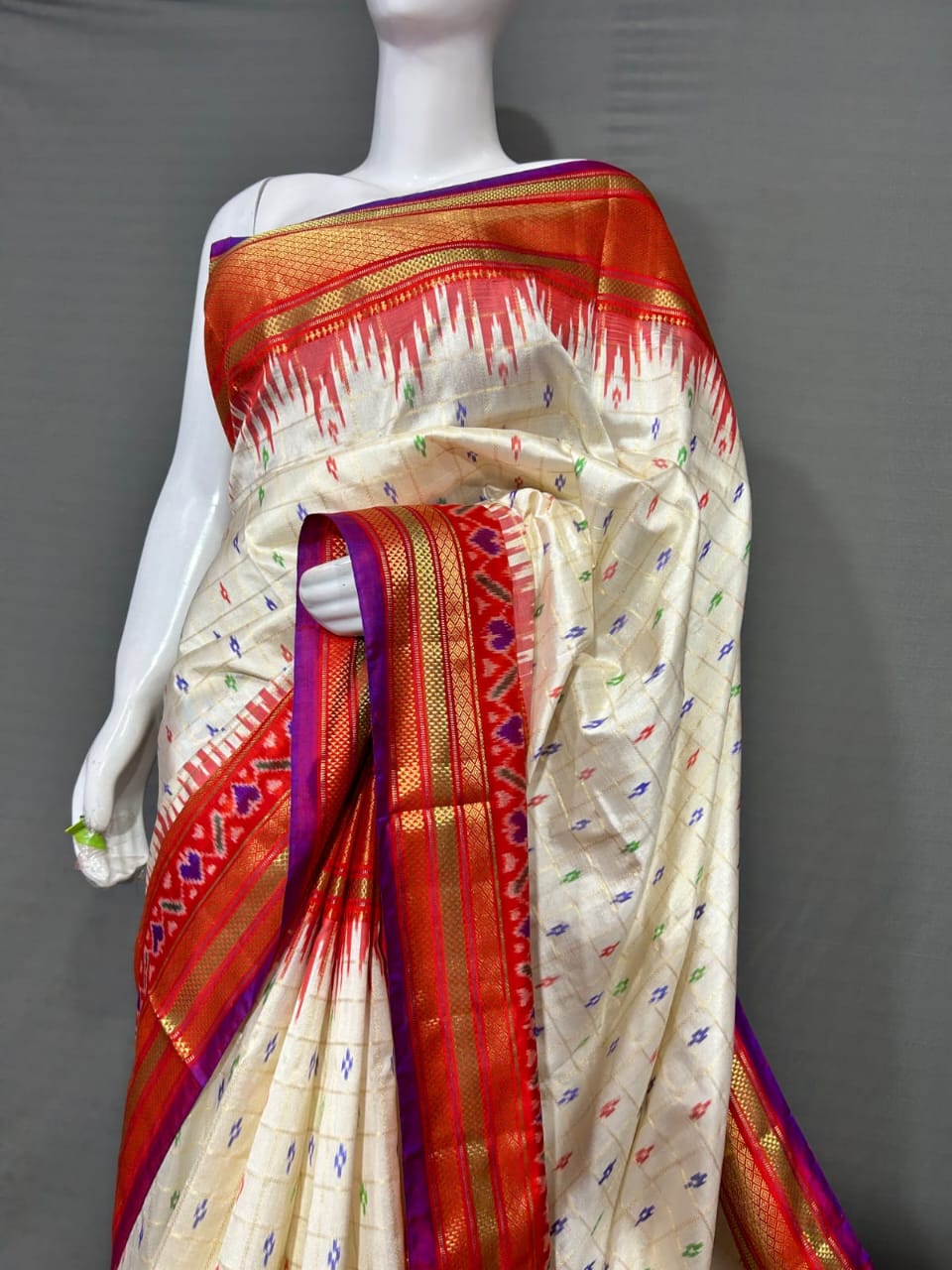 CONTRAST BORDER IKAT SILK SAREES