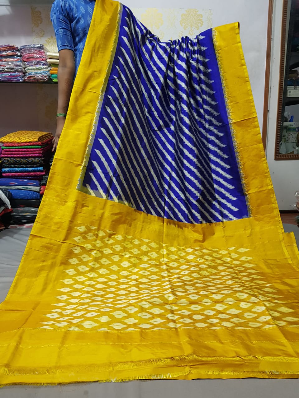 STRIPS / PLAIN BORDER IKAT SILK SAREES