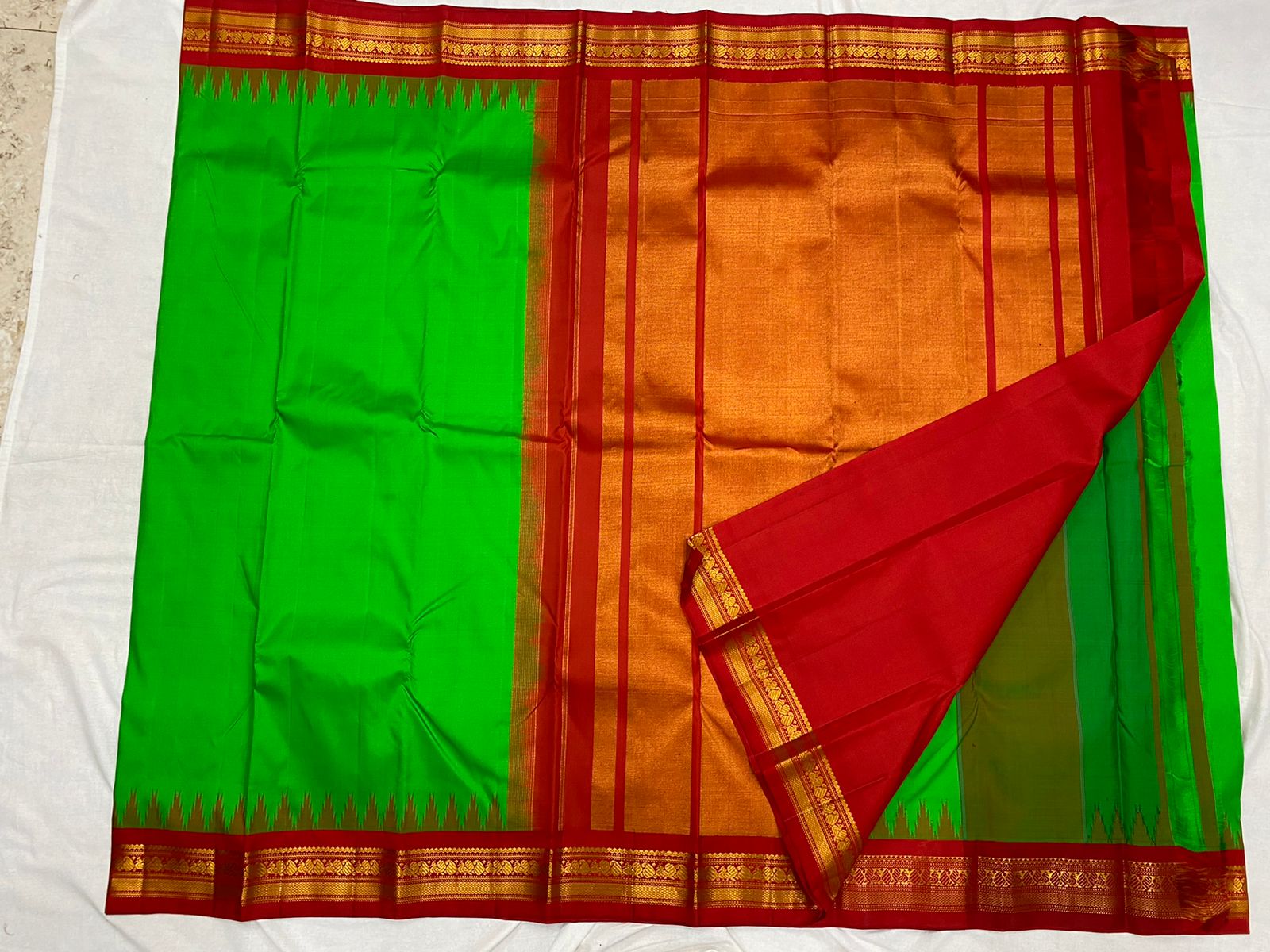 GREEN /RED TEMPLE  SILK SAREE