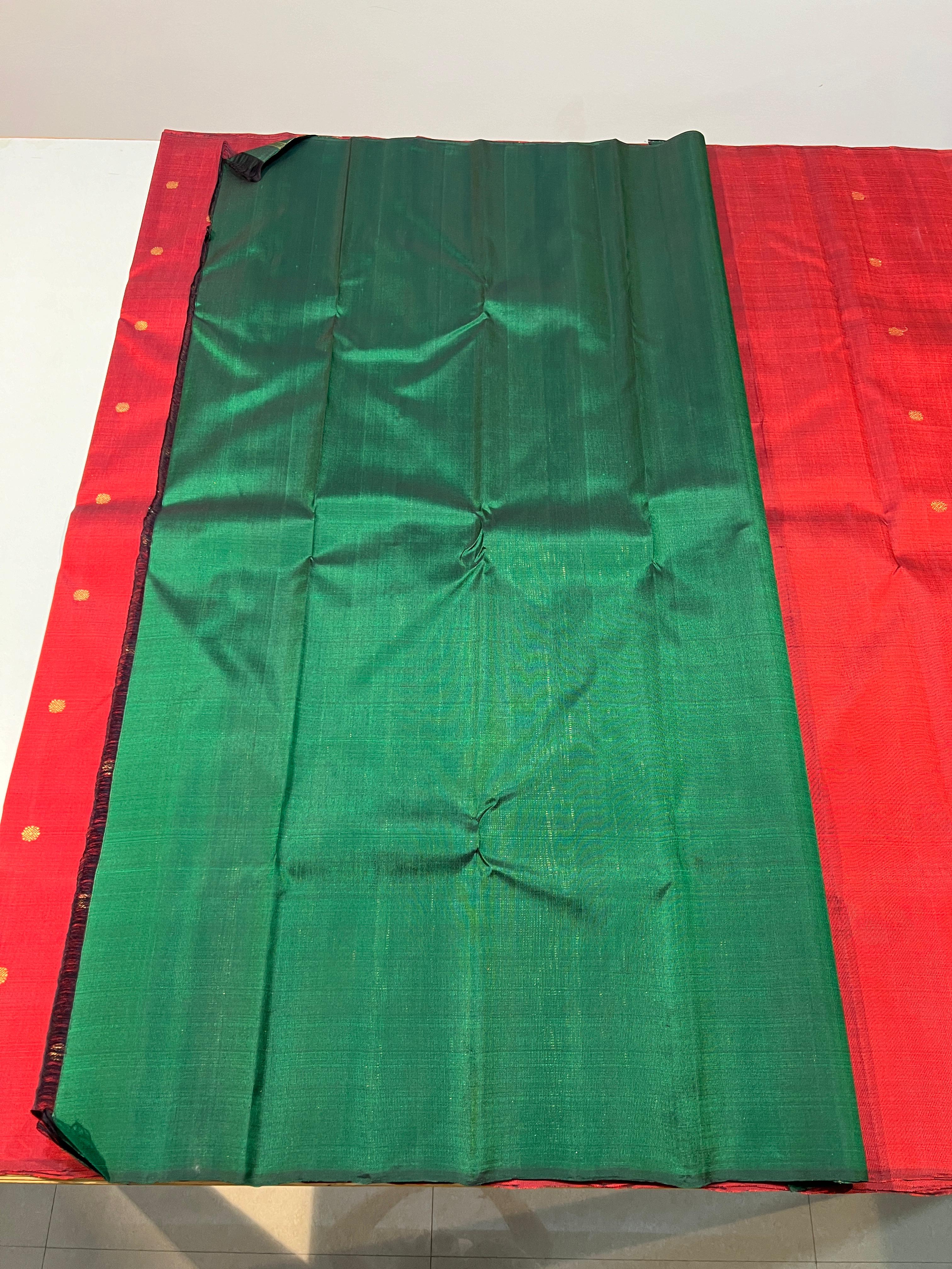 GREEN RED BORDERLESS SAREE