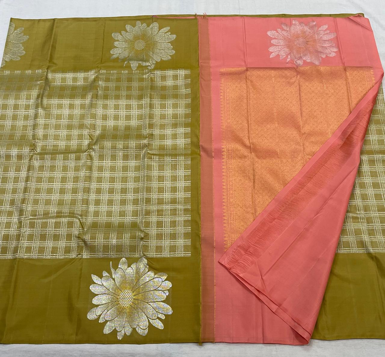 MEHNDHI COLOUR  KANCHI SILK SAREE