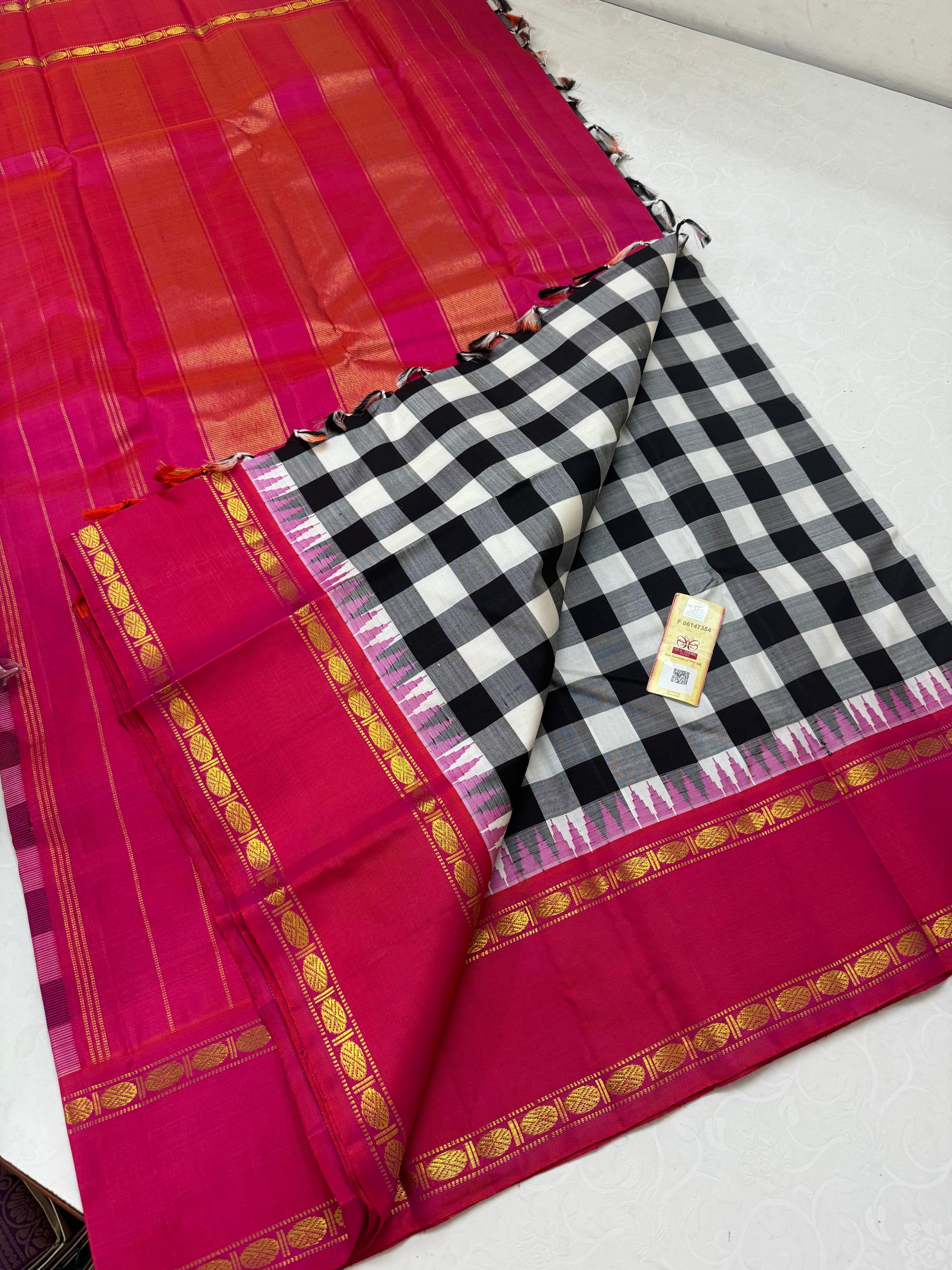 RED/BLACK/WHITE  COLOUR PURE KANCHI SILK SAREE