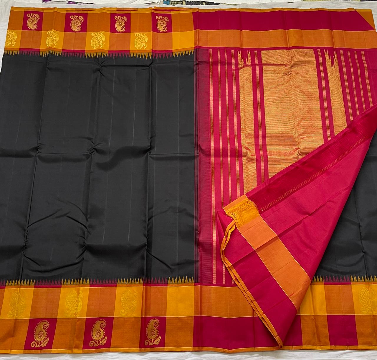 BLACK/RED  COLOUR COMBITION PURE KANCHI SILK SAREE