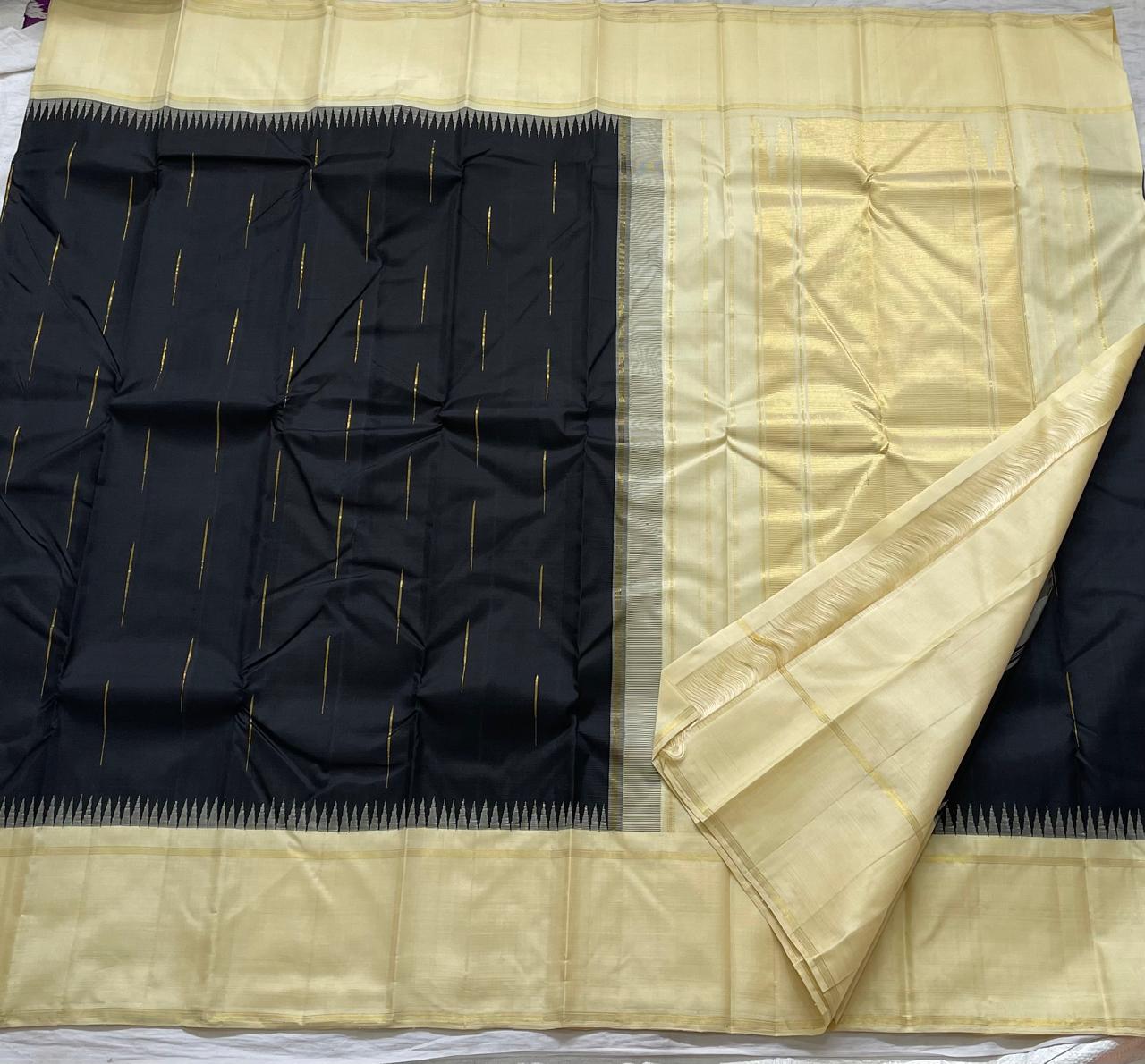 BLACK/CREAM COLOUR COMBITION PURE KANCHI SILK SAREE