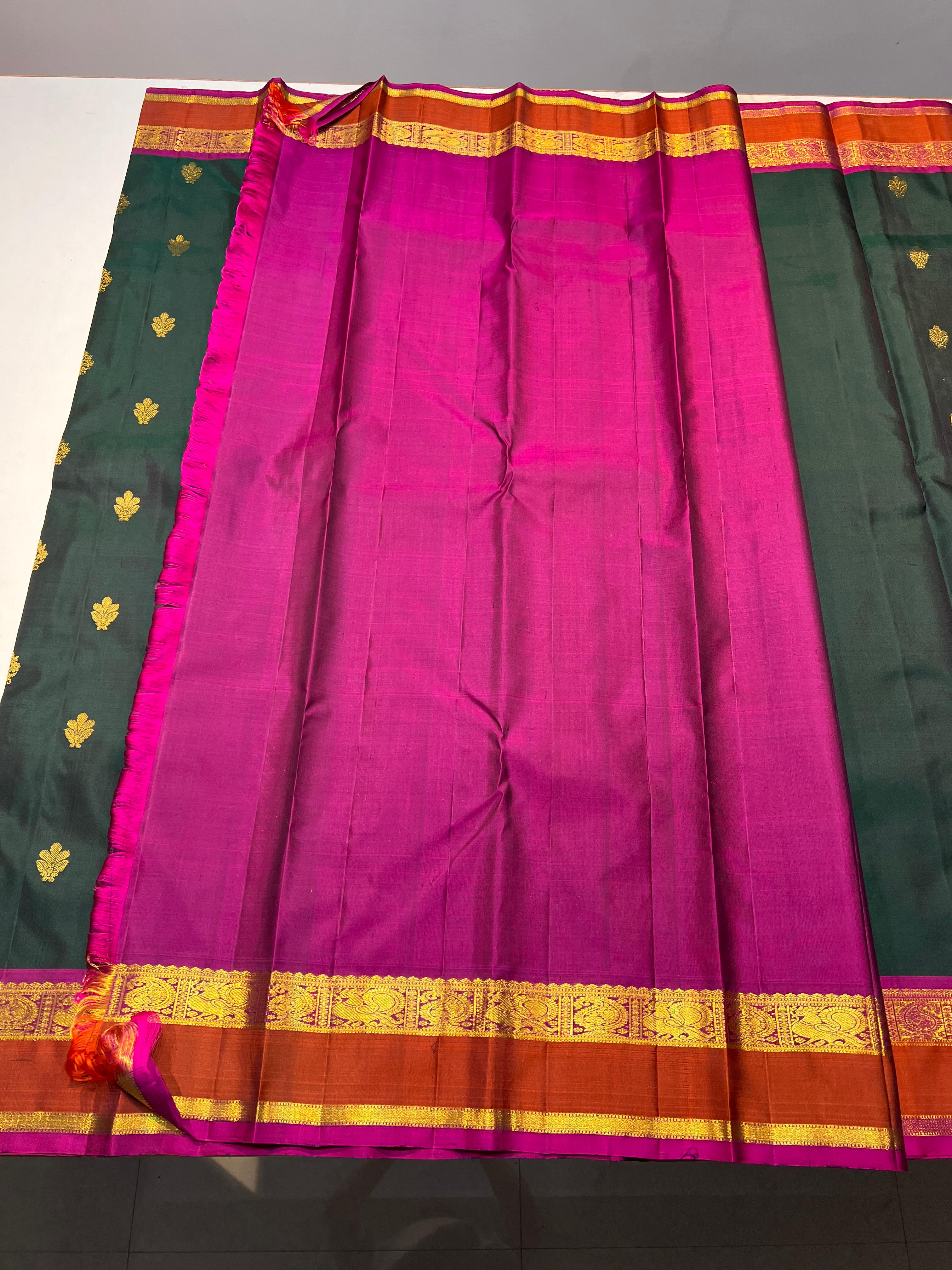 BOTTLE GREEN/ORANGE/RED COLOUR COMBITION PURE KANCHI SILK SAREE