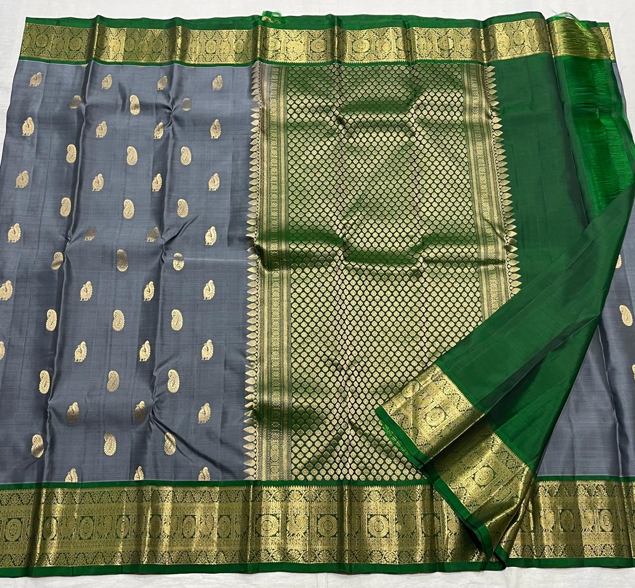 GREY/BOTTLE GREEN COLOUR COMBITION PURE KANCHI SILK SAREE