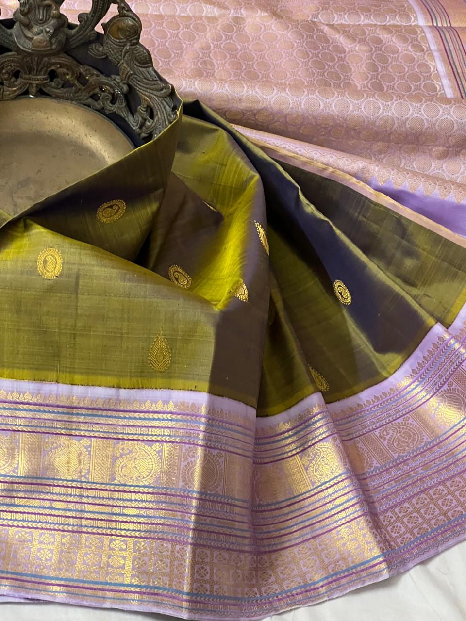 MEHANDI GREEN/LAVENDER BORDER COLOUR COMBITION PURE KANCHI SILK SAREE