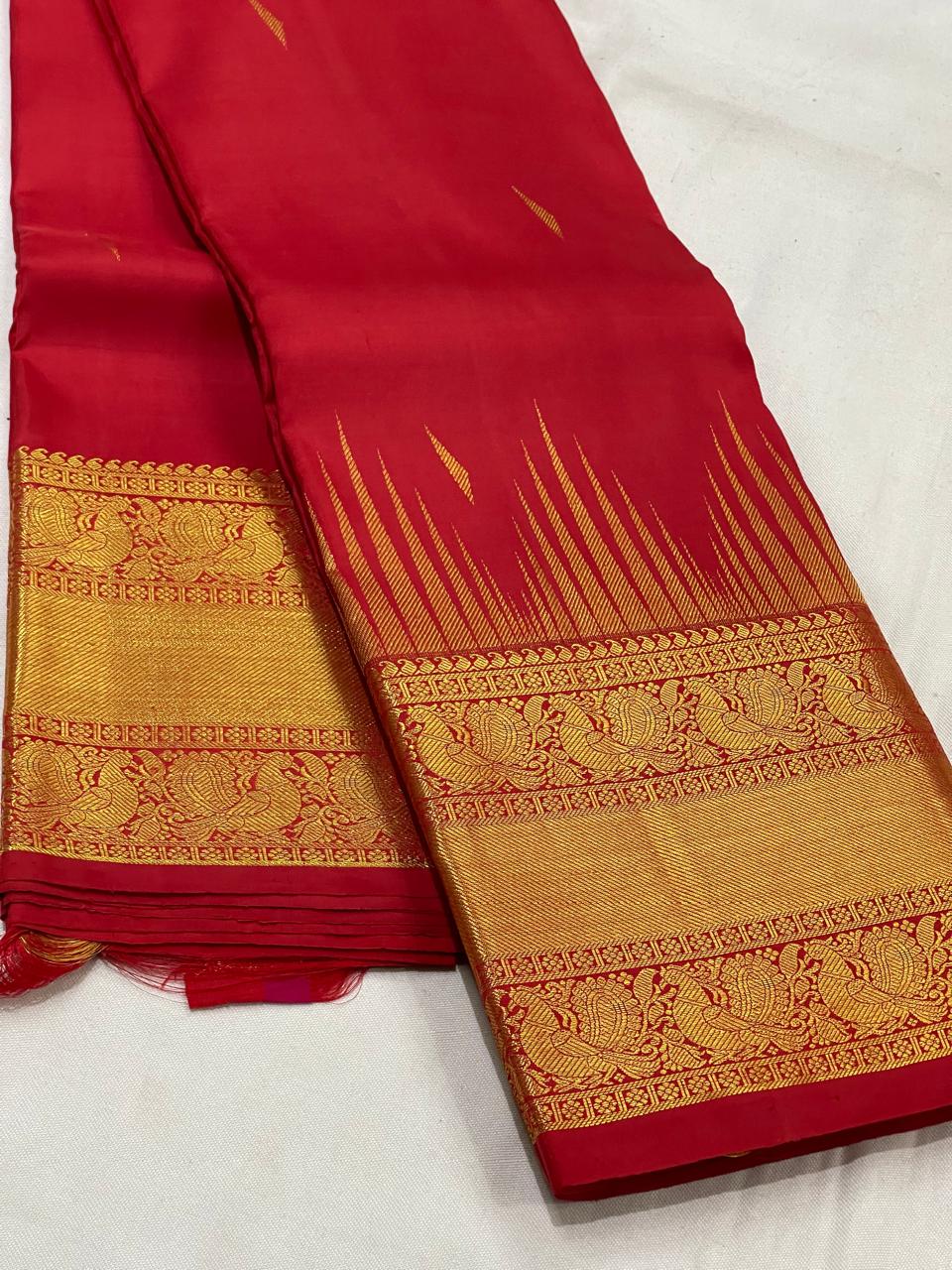 RED/GOLD  BORDER COLOUR COMBITION PURE KANCHI SILK SAREE