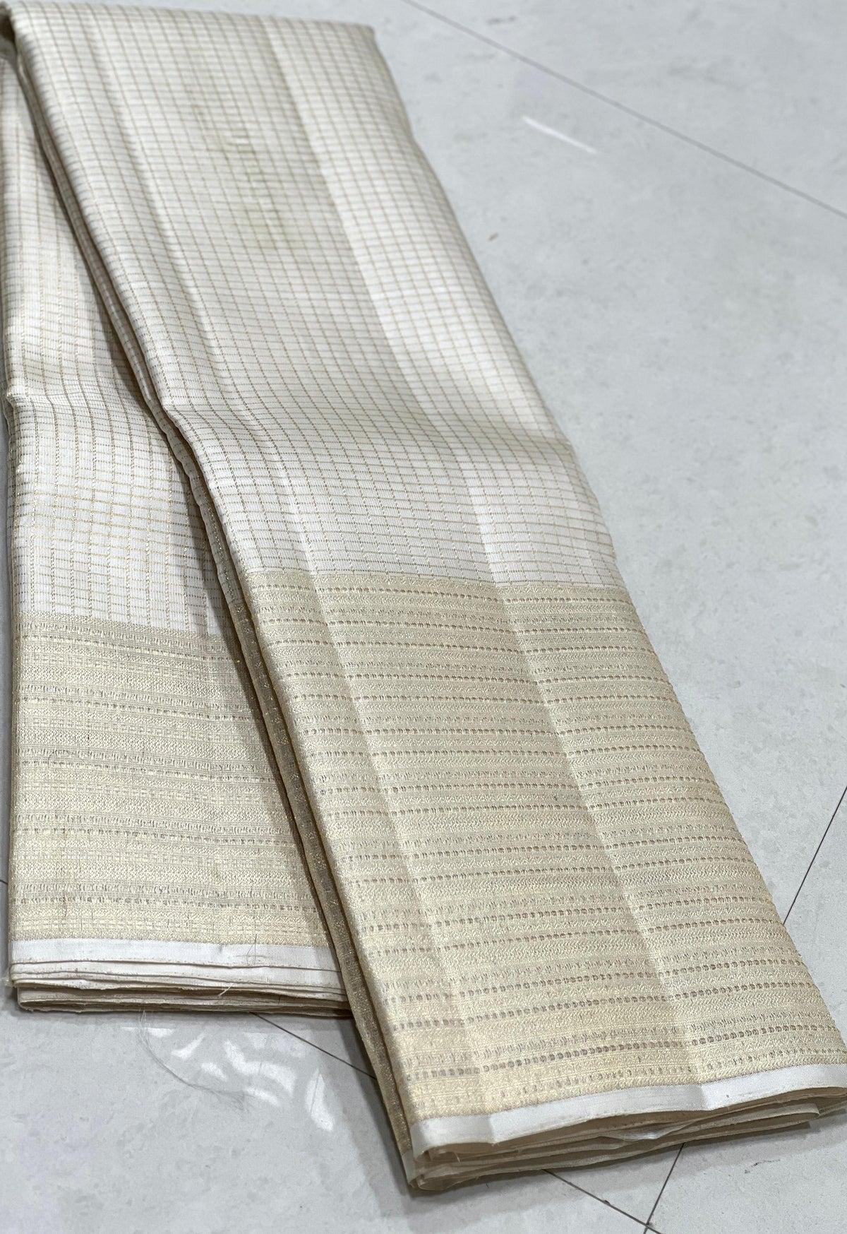 HALF WHITE  WITH ZARI  KANCHI SILK SAREE