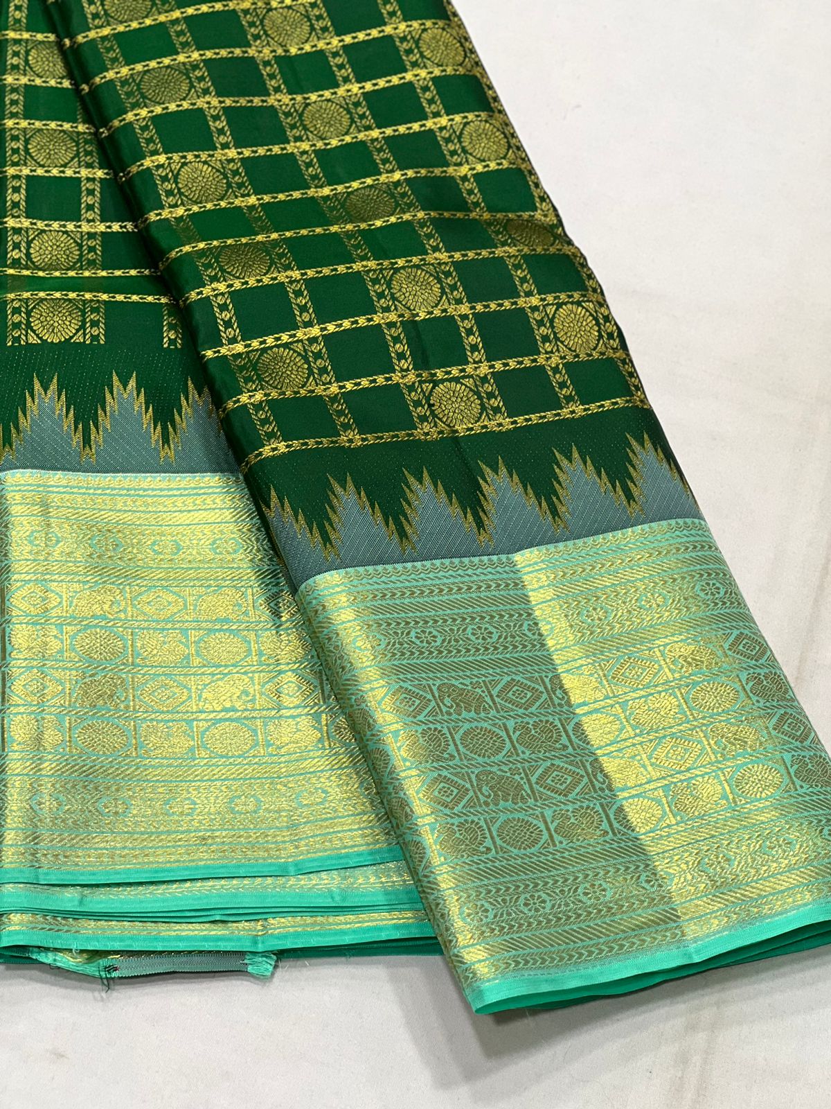 BOTTLE GREEN/LITE TORQUISE GREEN COLOUR COMBITION PURE KANCHI SILK SAREE