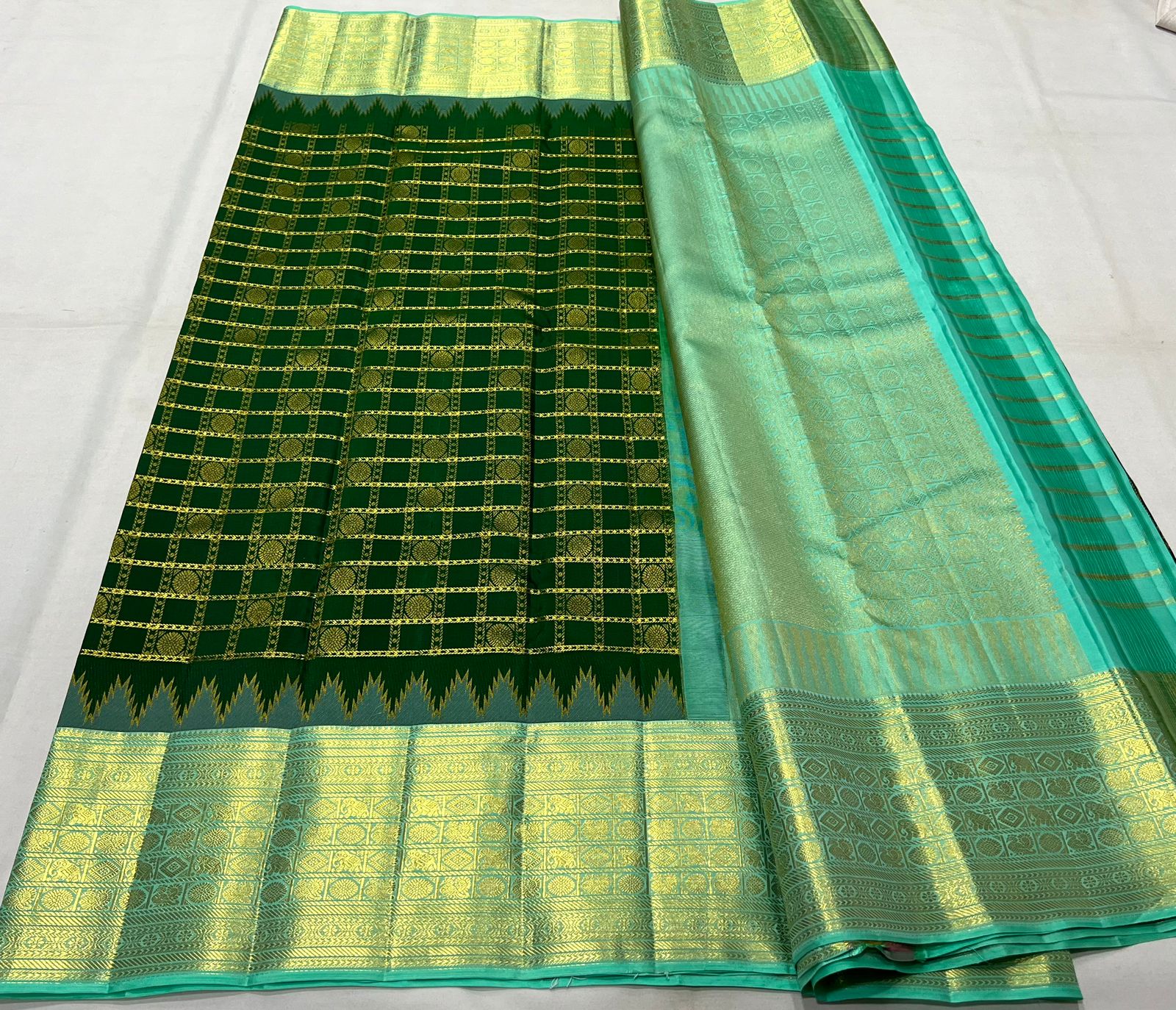 BOTTLE GREEN/LITE TORQUISE GREEN COLOUR COMBITION PURE KANCHI SILK SAREE