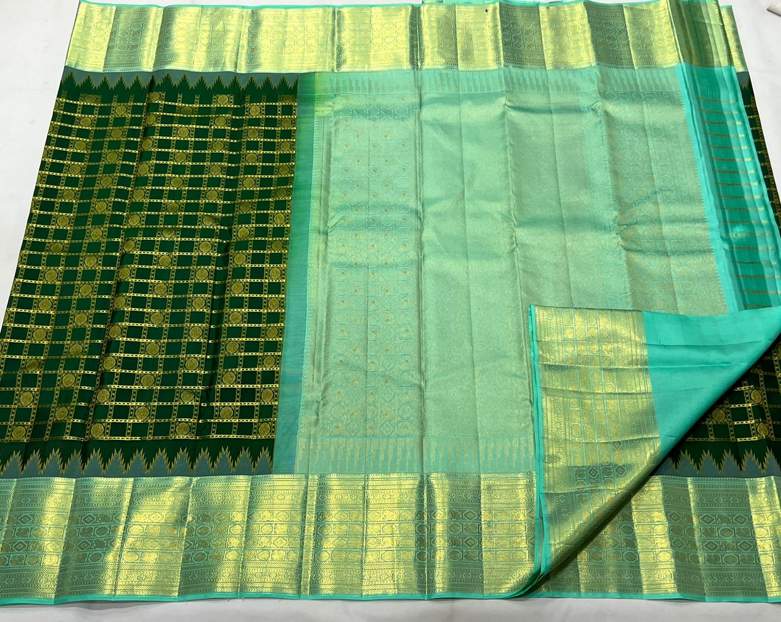 BOTTLE GREEN/LITE TORQUISE GREEN COLOUR COMBITION PURE KANCHI SILK SAREE