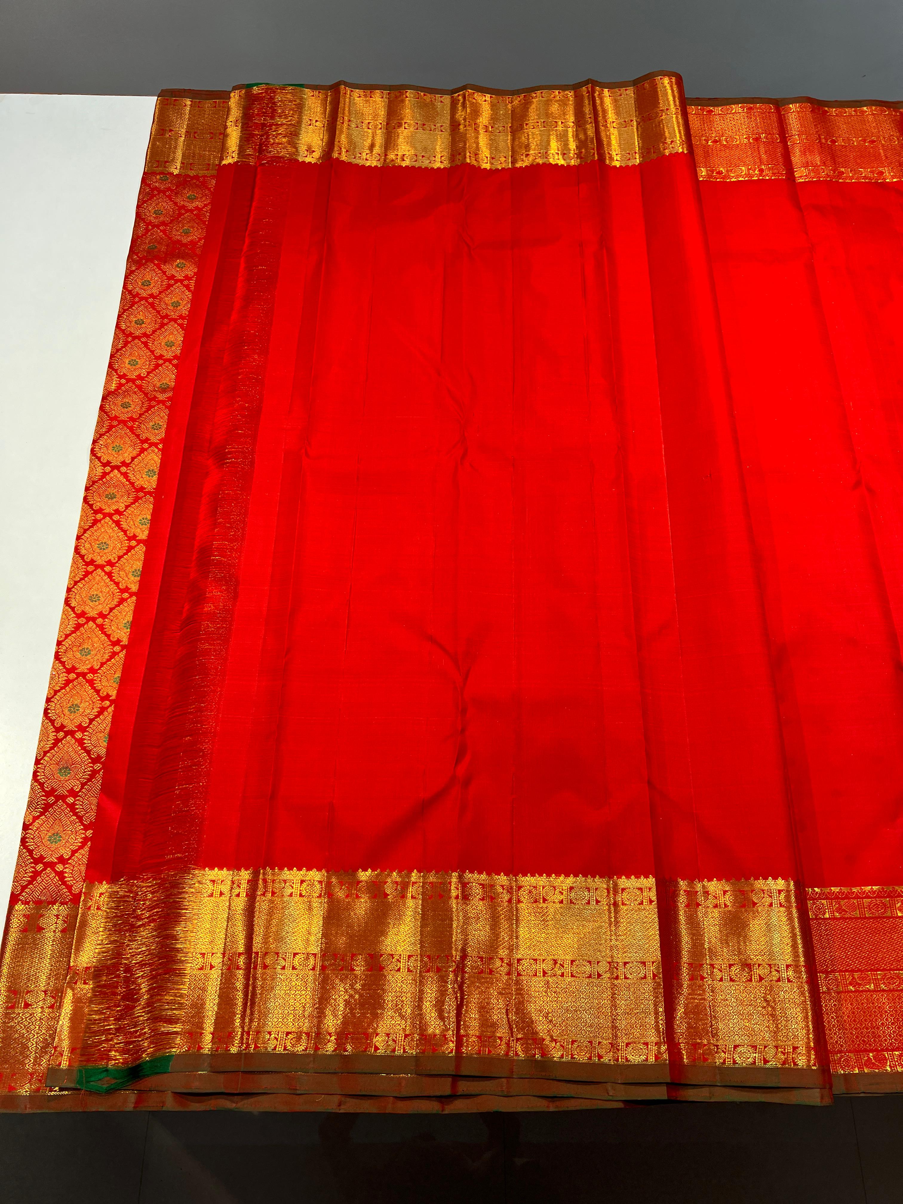 CHILLI RED COLOUR  ZARI BORDER COMBITION PURE KANCHI SILK SAREE