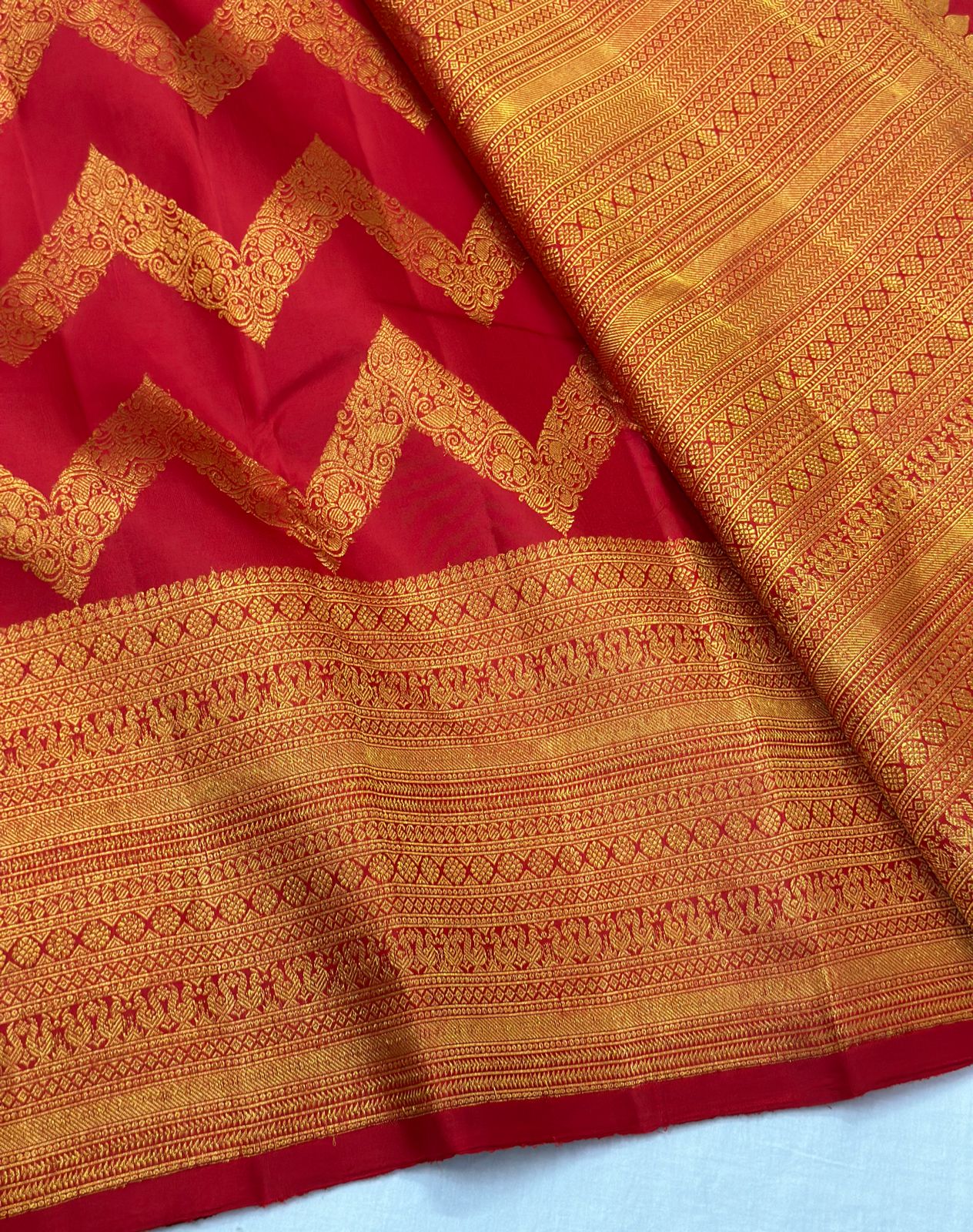 RED/GOLD BORDER COMBITION PURE KANCHI SILK SAREE