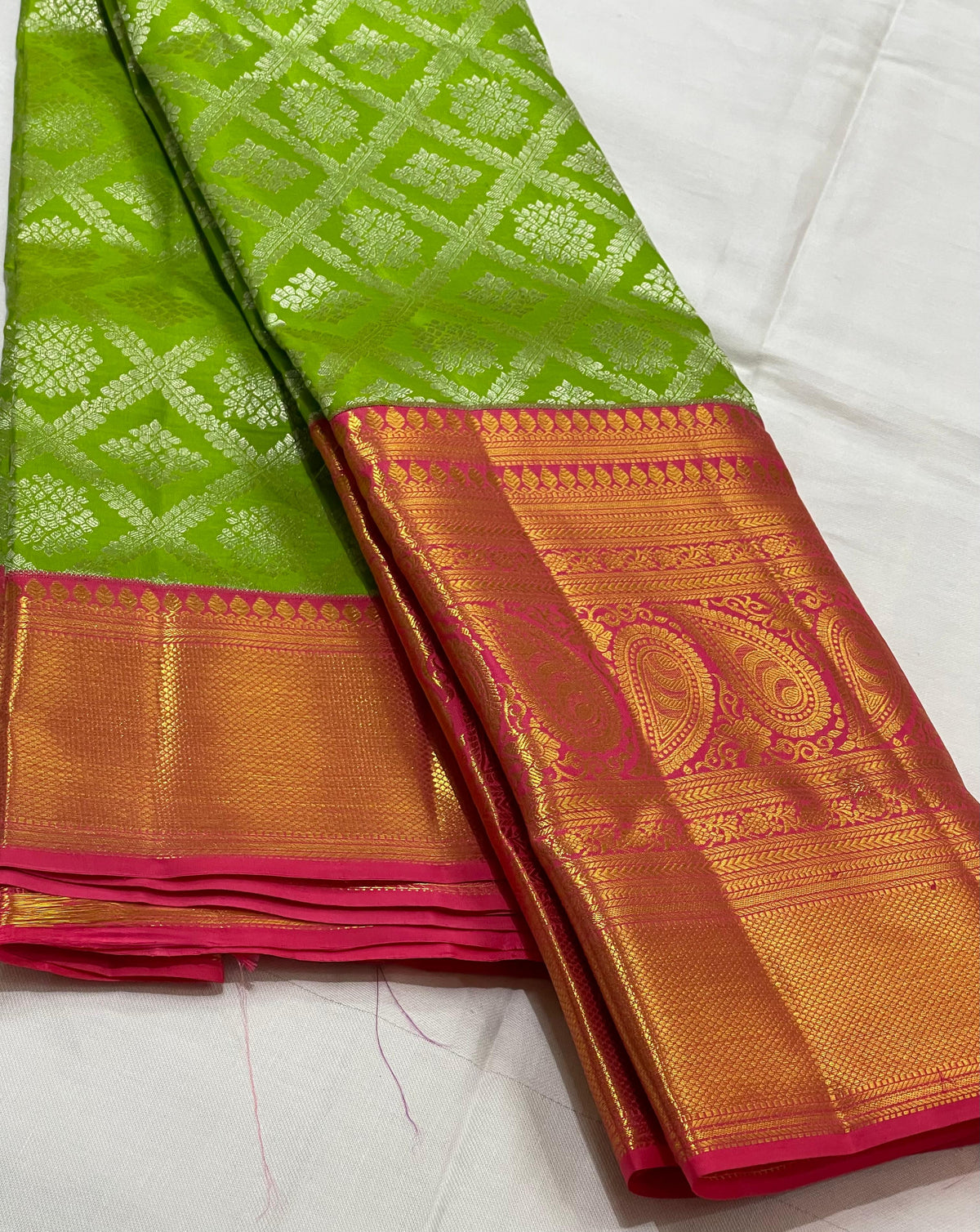 PARROT GREEN/PINK  BORDER COMBITION PURE KANCHI SILK SAREE