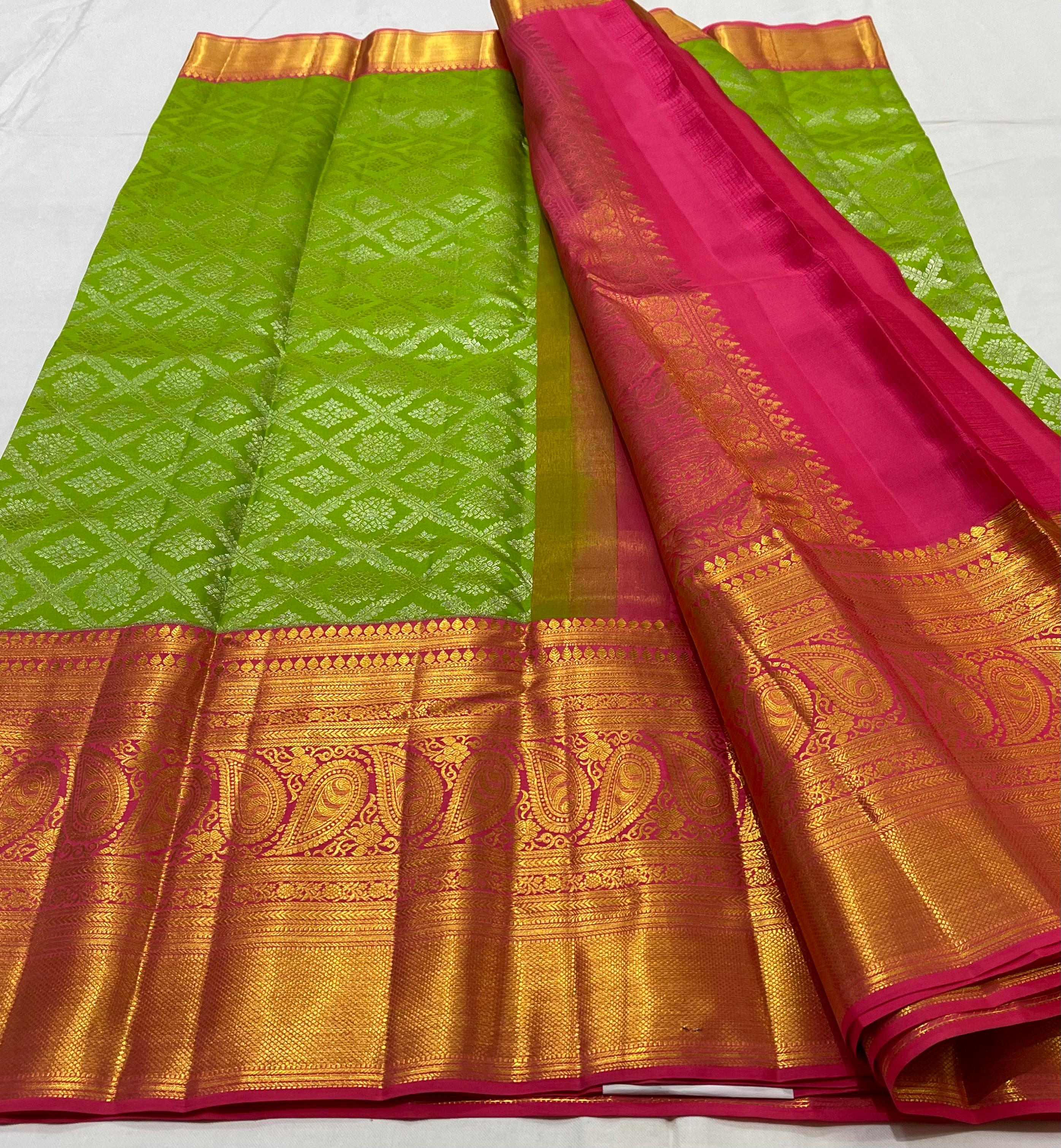 PARROT GREEN/PINK  BORDER COMBITION PURE KANCHI SILK SAREE