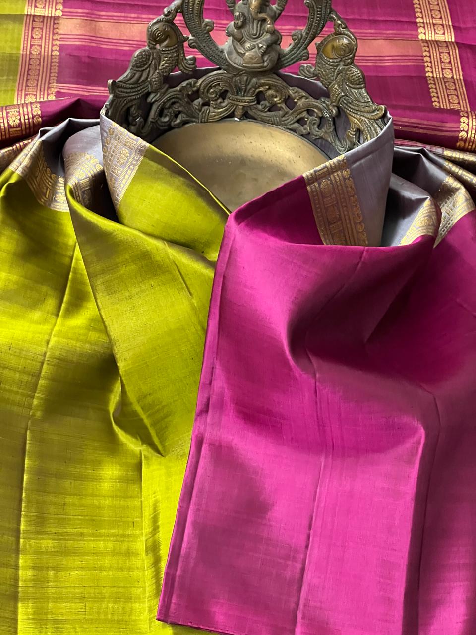 GREY/MAGENTA PINK/GREEN  COLOUR  ZARI BORDER COMBITION PURE KANCHI SILK SAREE