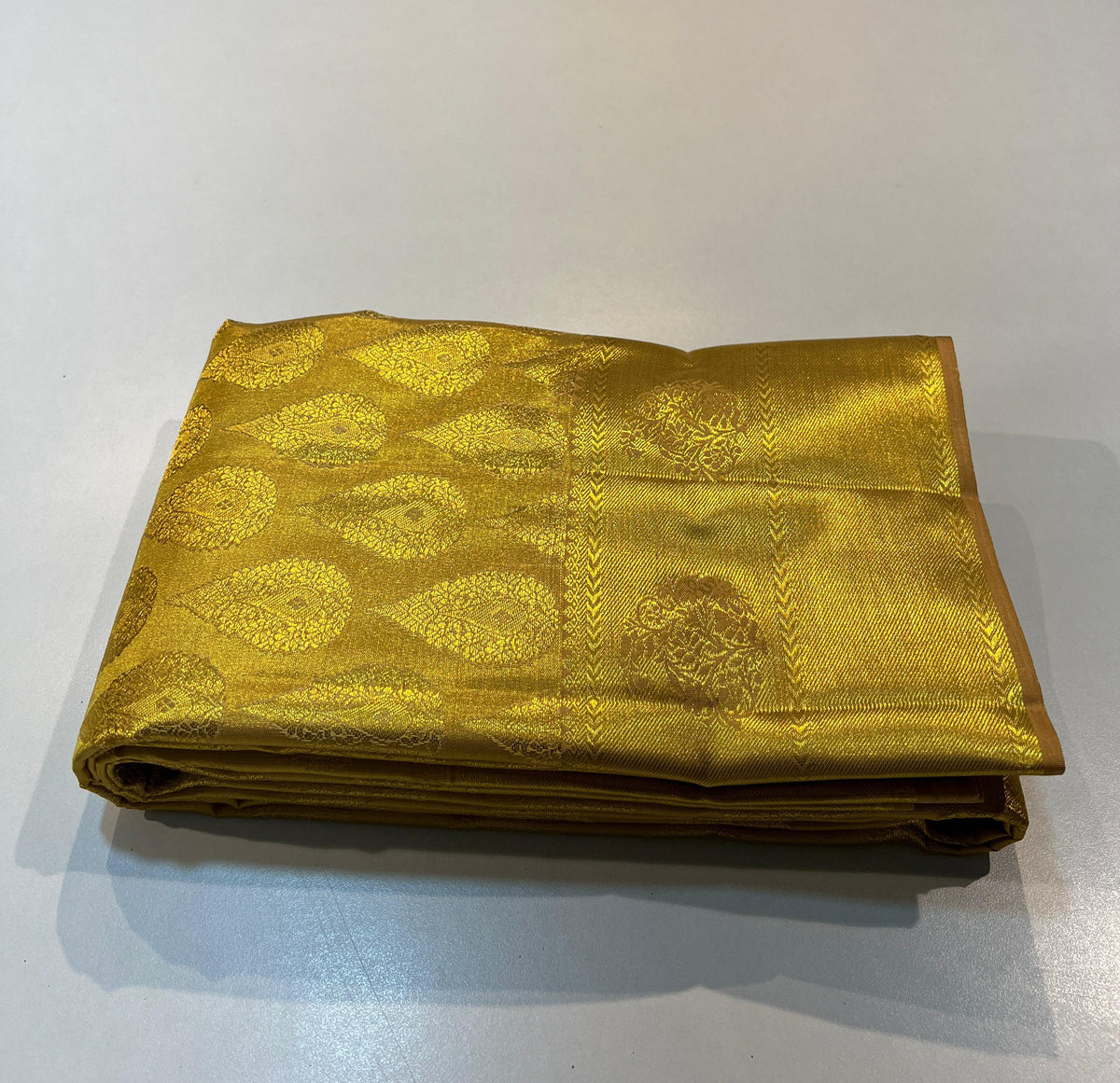 LITE GOLD COLOUR  ZARI BORDER COMBITION PURE KANCHI SILK SAREE