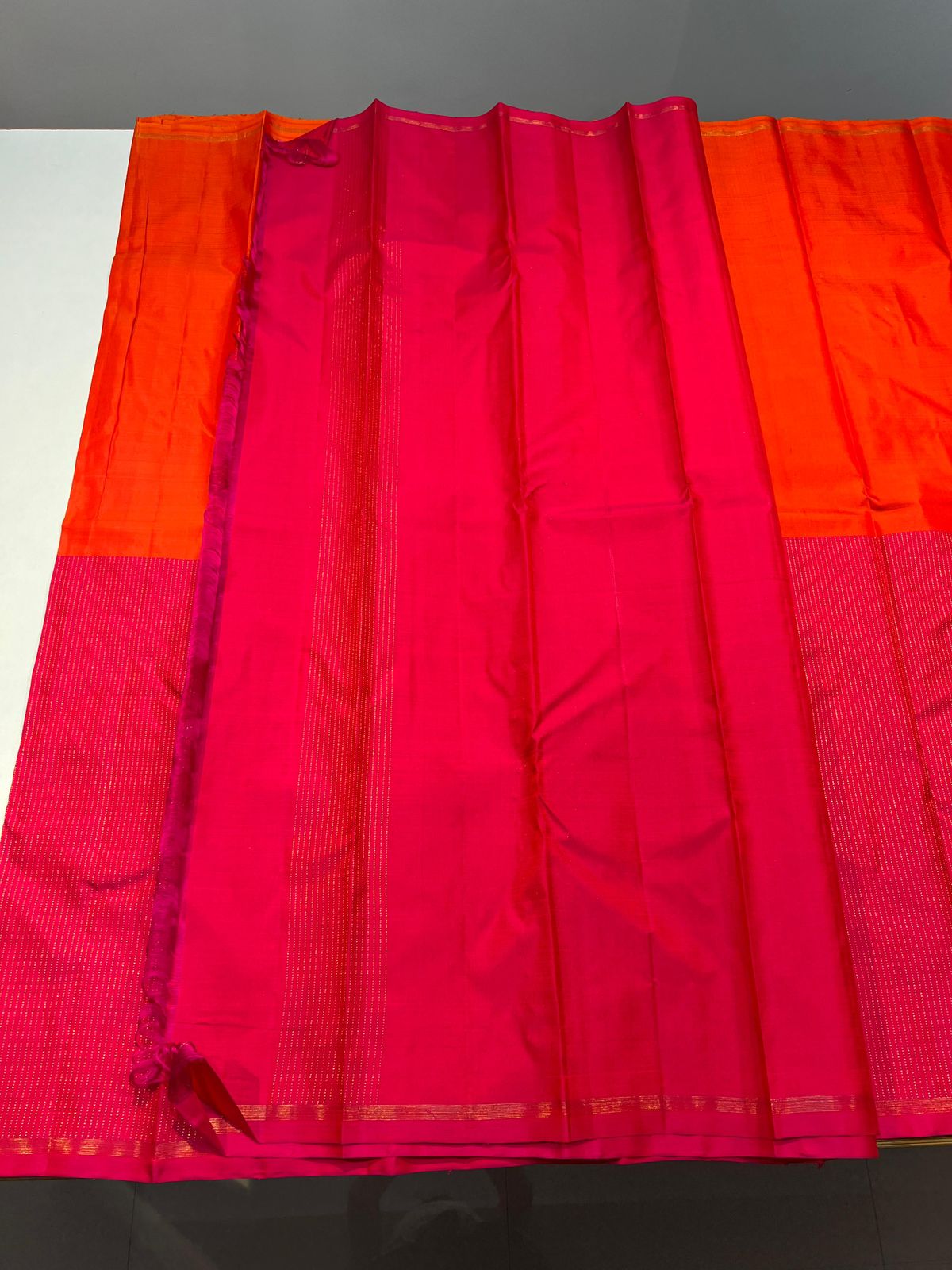 MAGENTA PINK/LITE ORANGE  COLOUR  ZARI BORDER COMBITION PURE KANCHI SILK SAREE