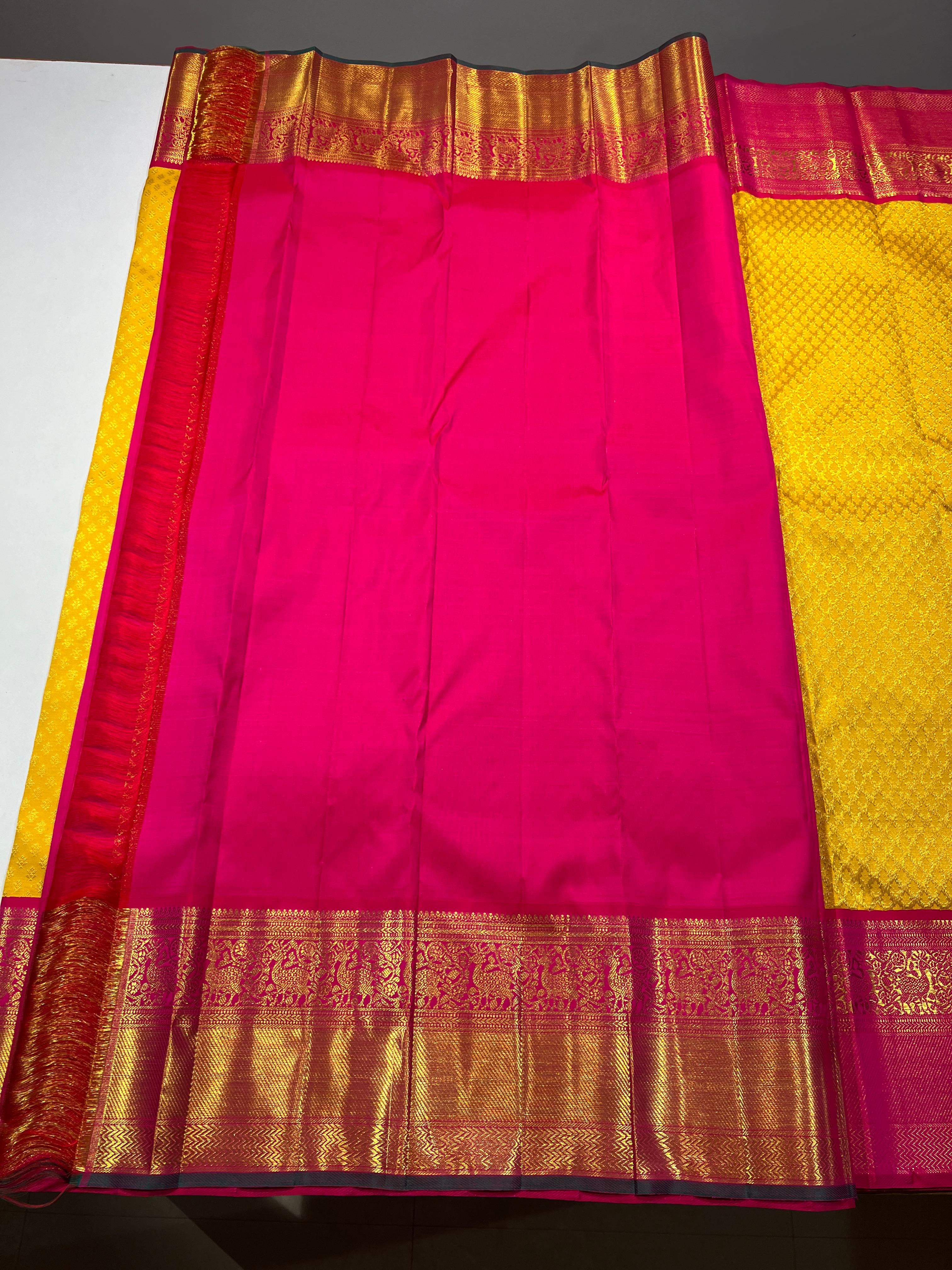 LEMON YELLOW/PINK COLOUR  ZARI BORDER COMBITION PURE KANCHI SILK SAREE