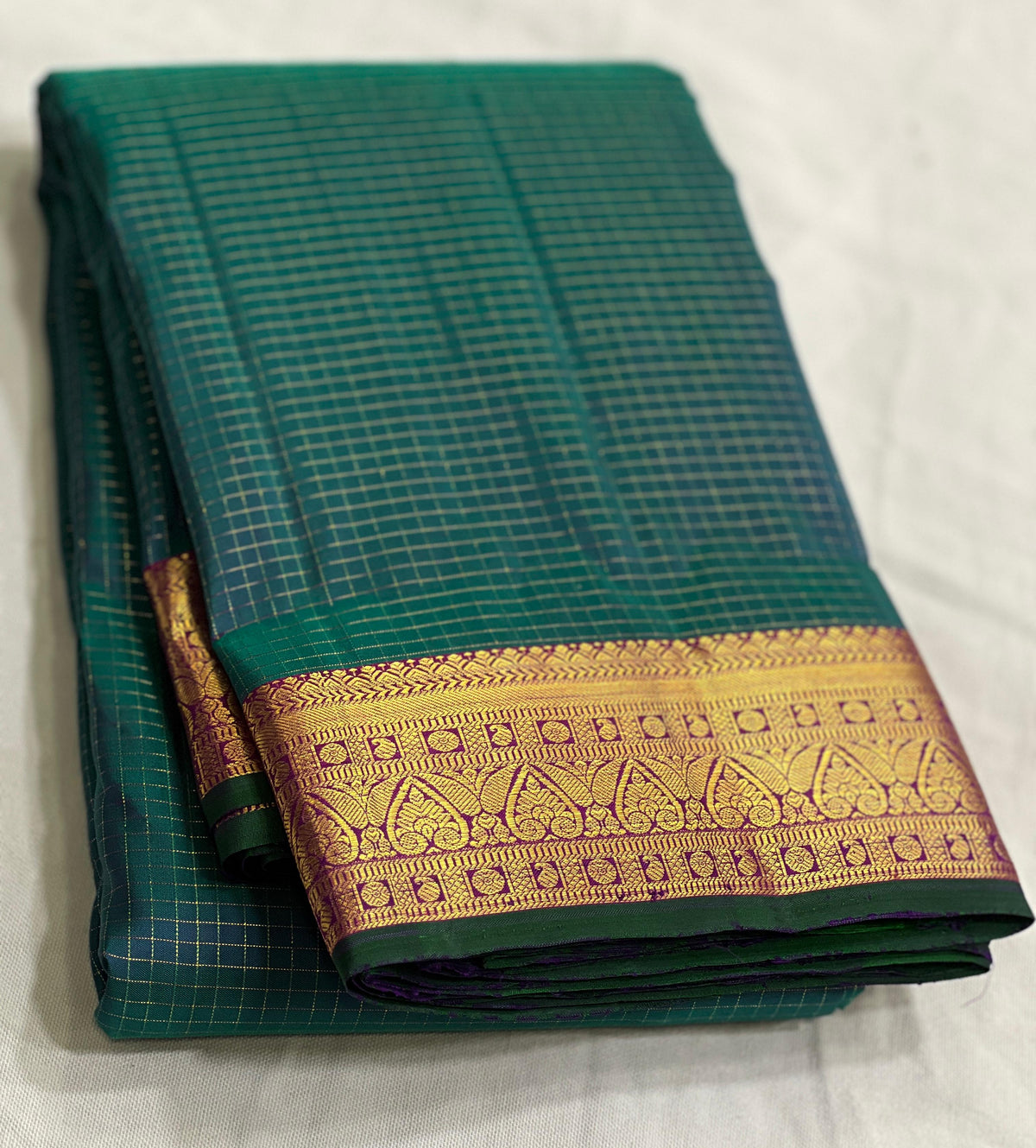 GREEN/PURPLE  COLOUR ZARI COMBINITION PURE SILK SAREES