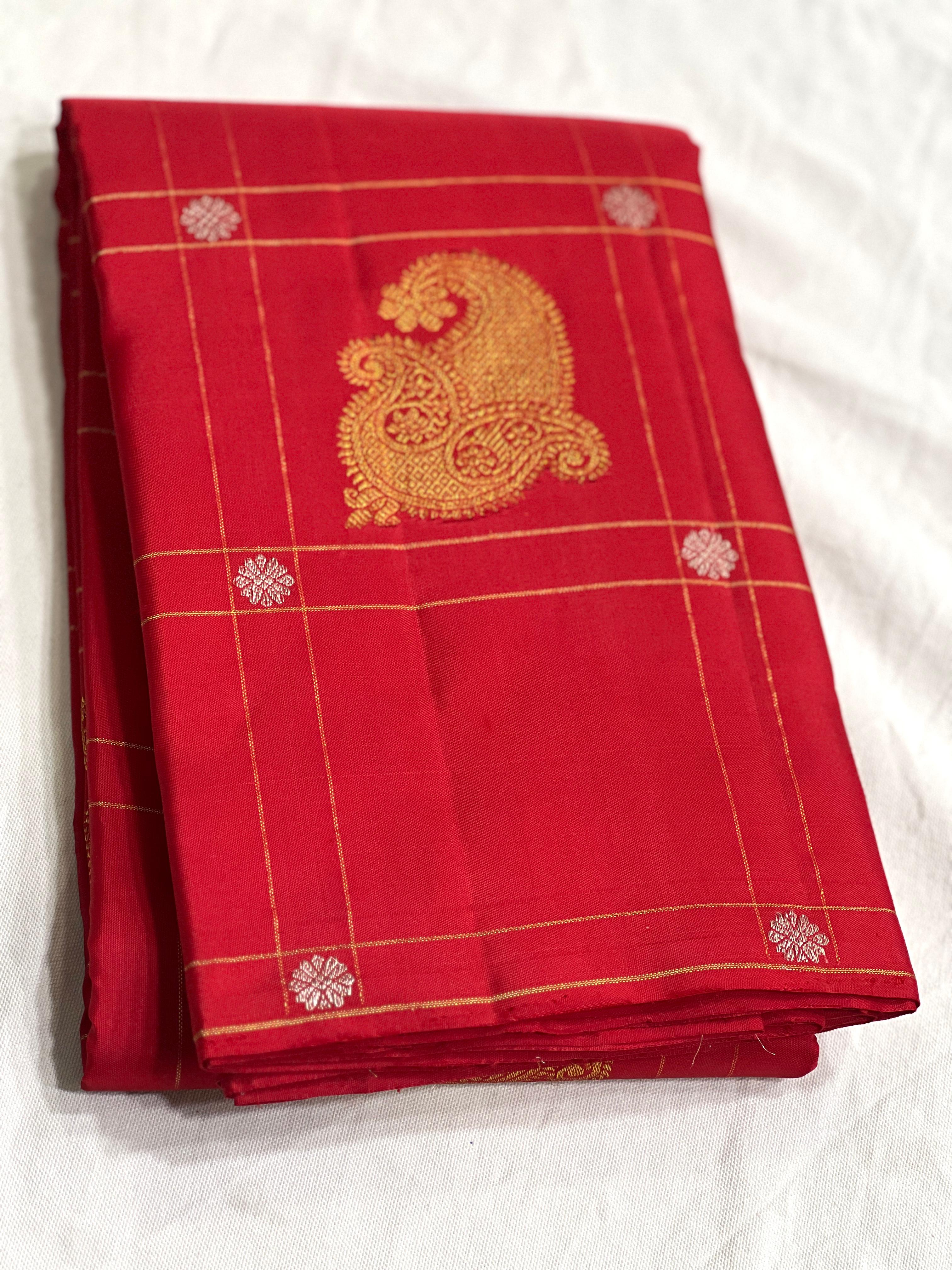 RED BORDERLESS SAREE