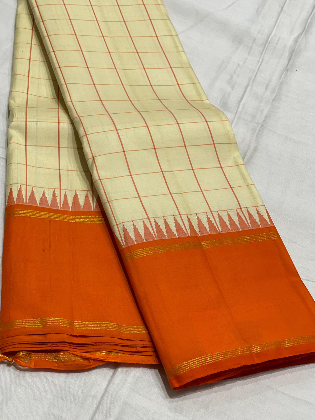 CREAM/ORANGE TEMPLE BOARDER SAREE