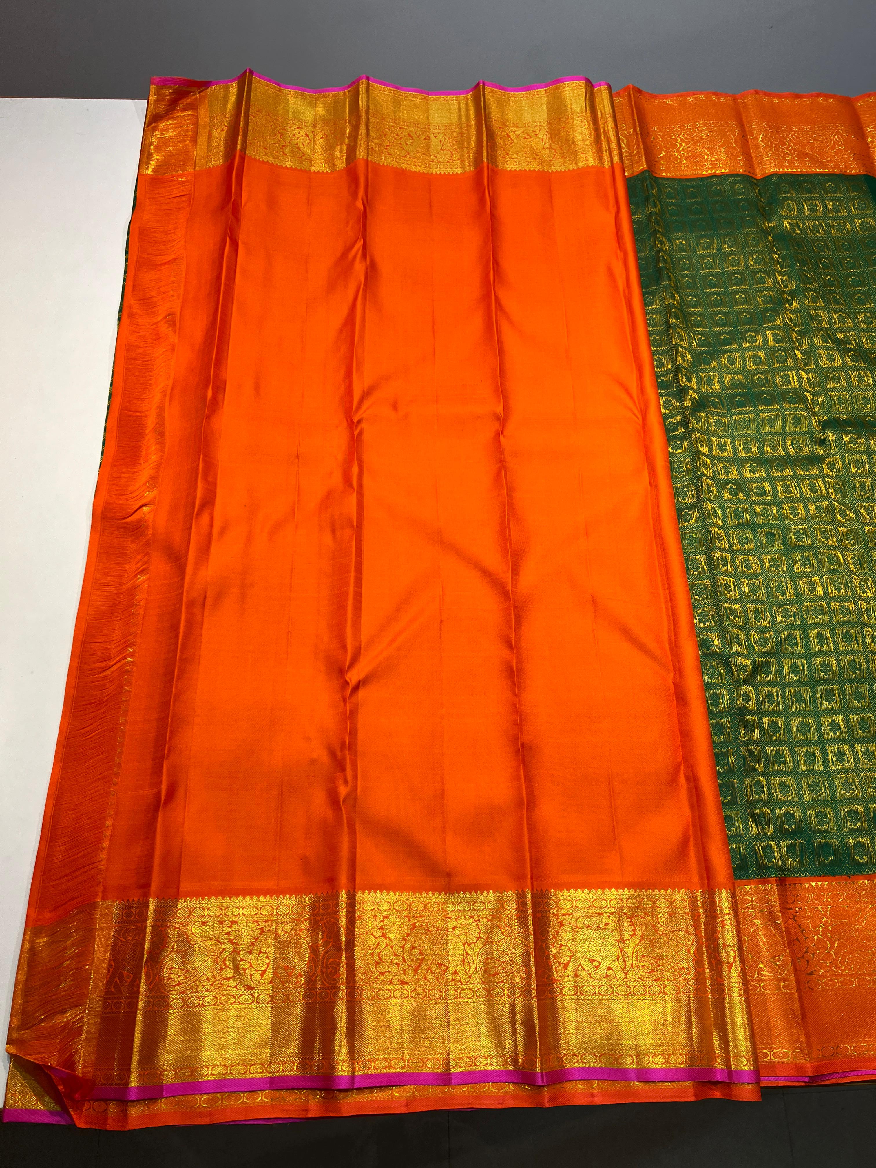 GREEN & ORANGE COLOUR COMBITION KANCHIPURAM SAREE