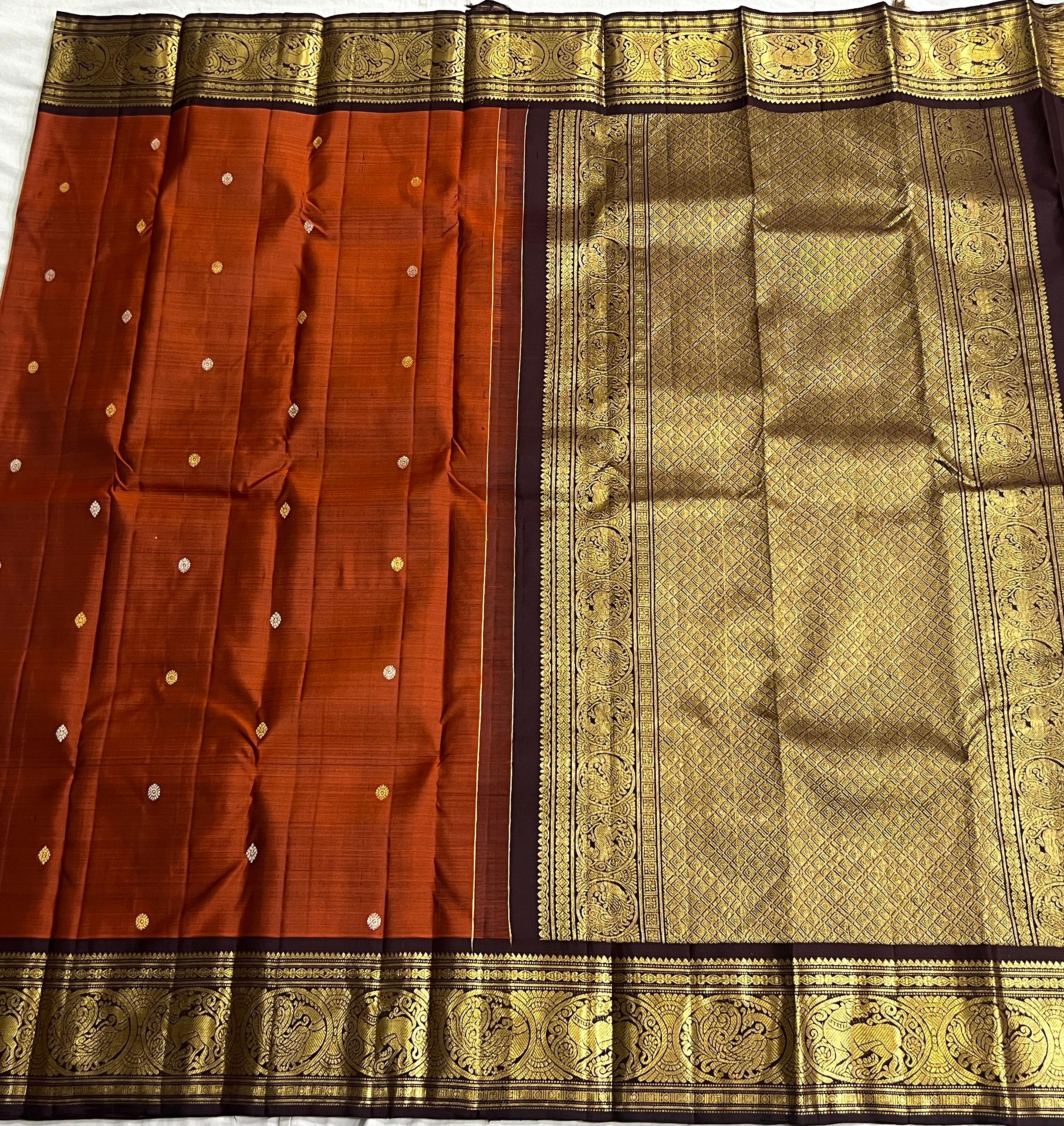 BROWN SAREE\ GOLD COLOUR BORDER SAREE