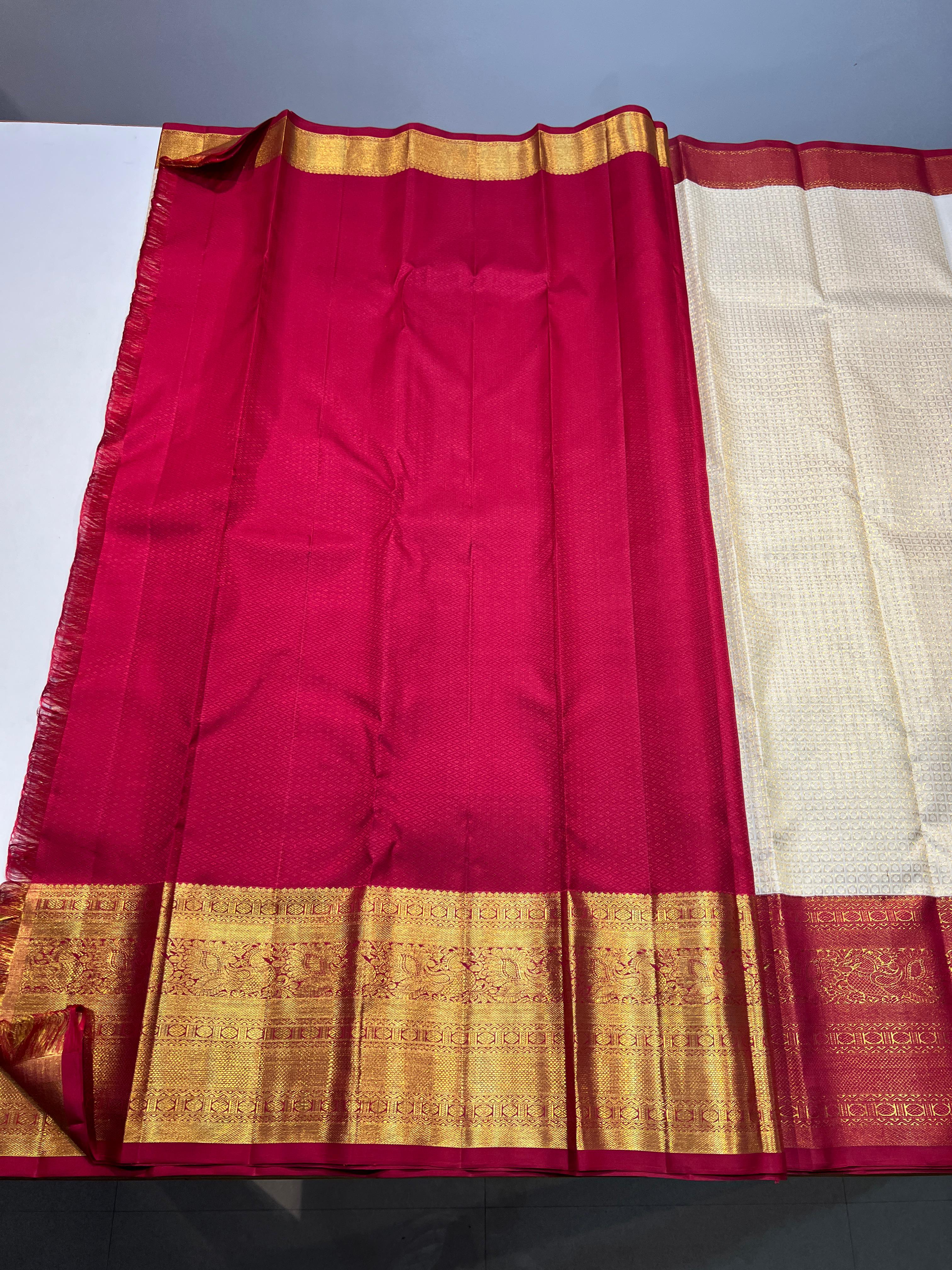 WHITE COLOR&GOLD BORDER KANCHIPURAM SAREE