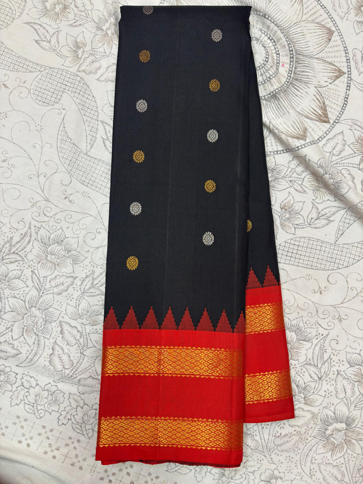 BLACK \ RED COLOUR BORDER GADWAL SILK SAREE