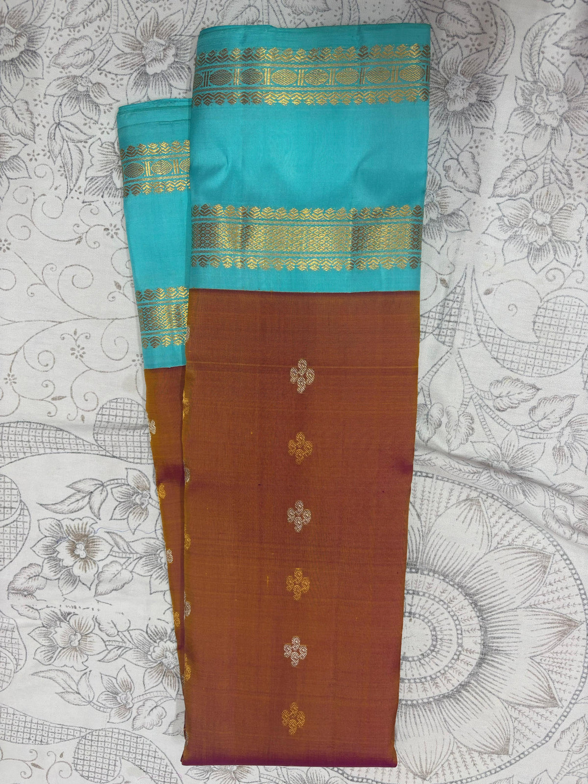 BROWN & BLUE COLOUR BORDER GADWAL SILK SAREE