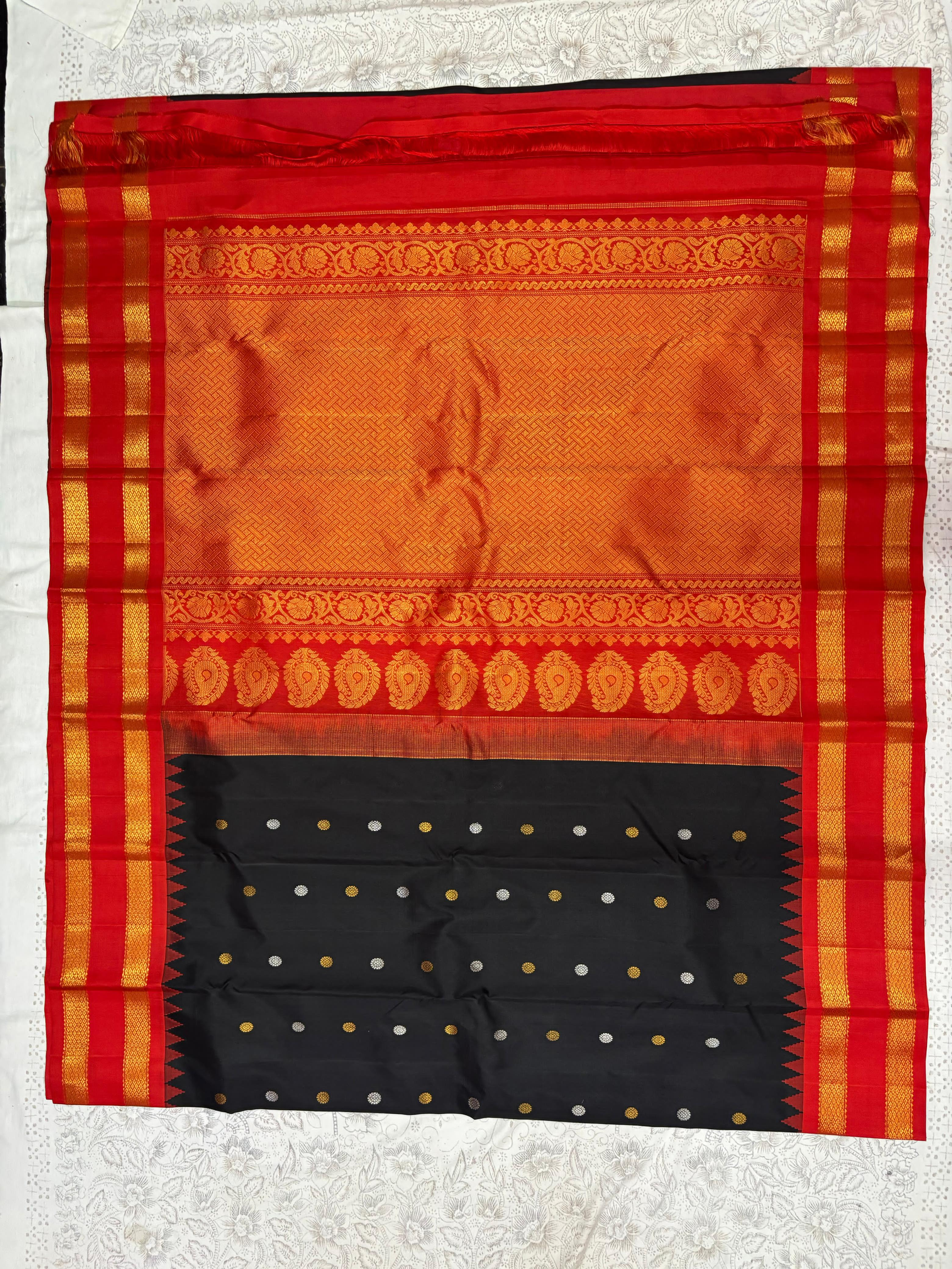 BLACK \ RED COLOUR BORDER GADWAL SILK SAREE