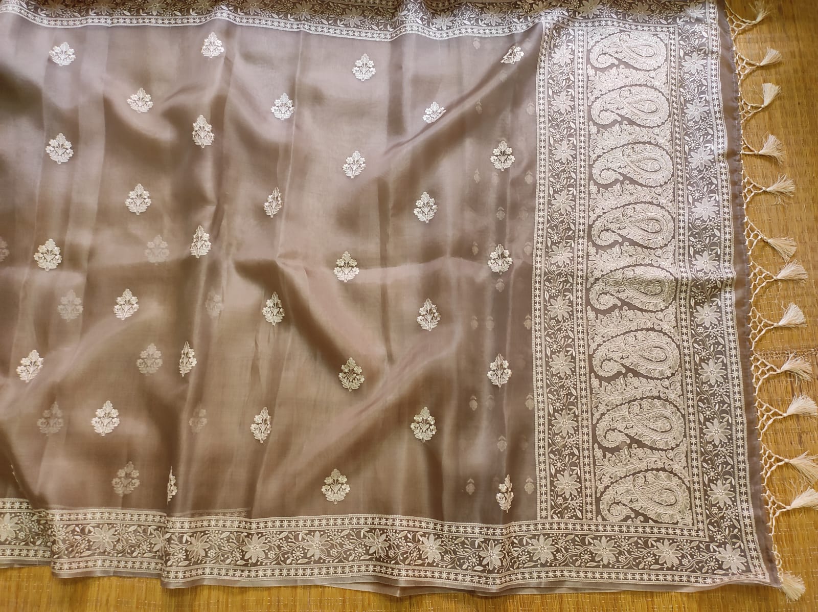 BROWN COLOUR PURE ORGANZA SILK EMBROIDERY BORDER BUTA