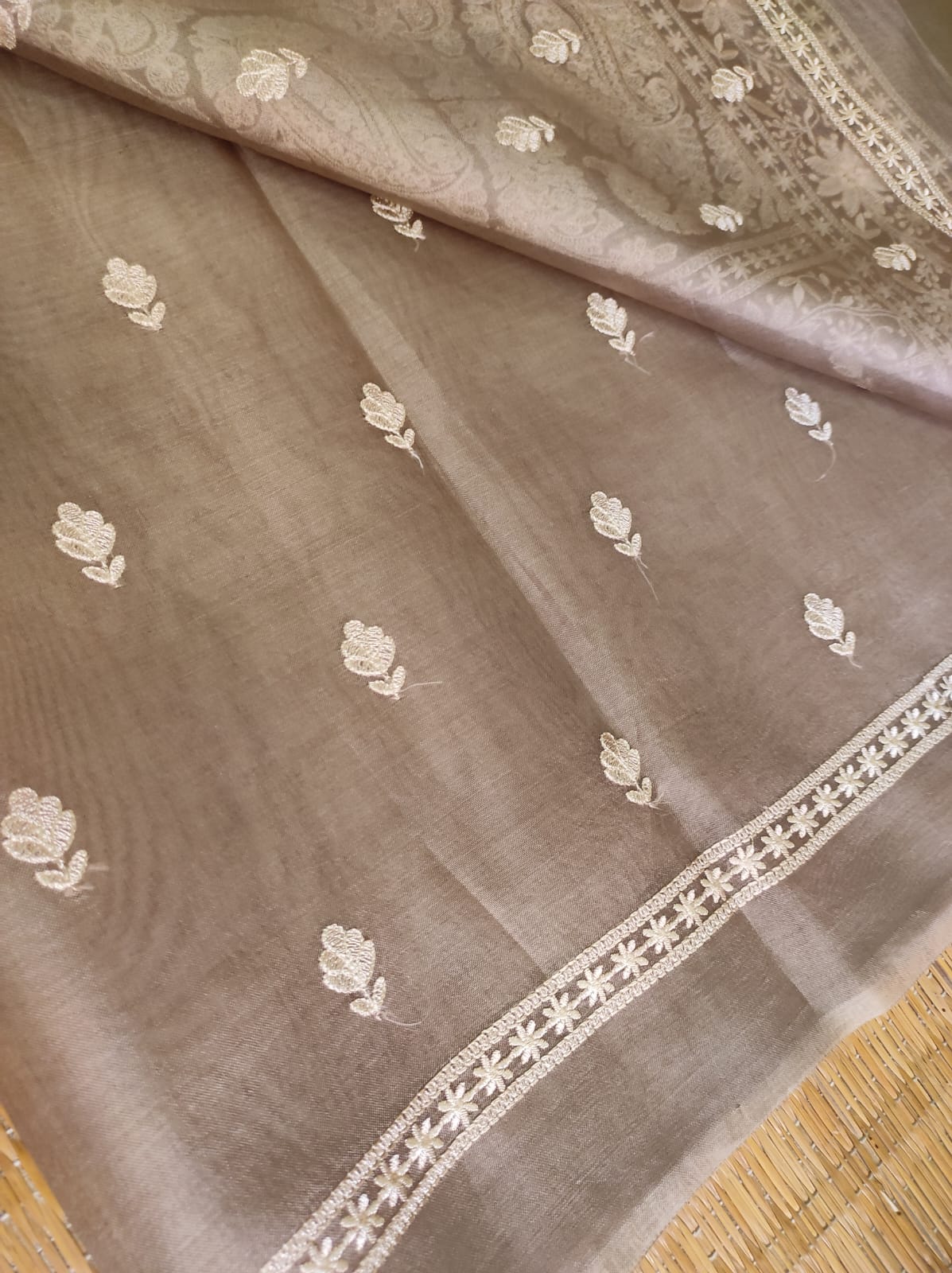 BROWN COLOUR PURE ORGANZA SILK EMBROIDERY BORDER BUTA