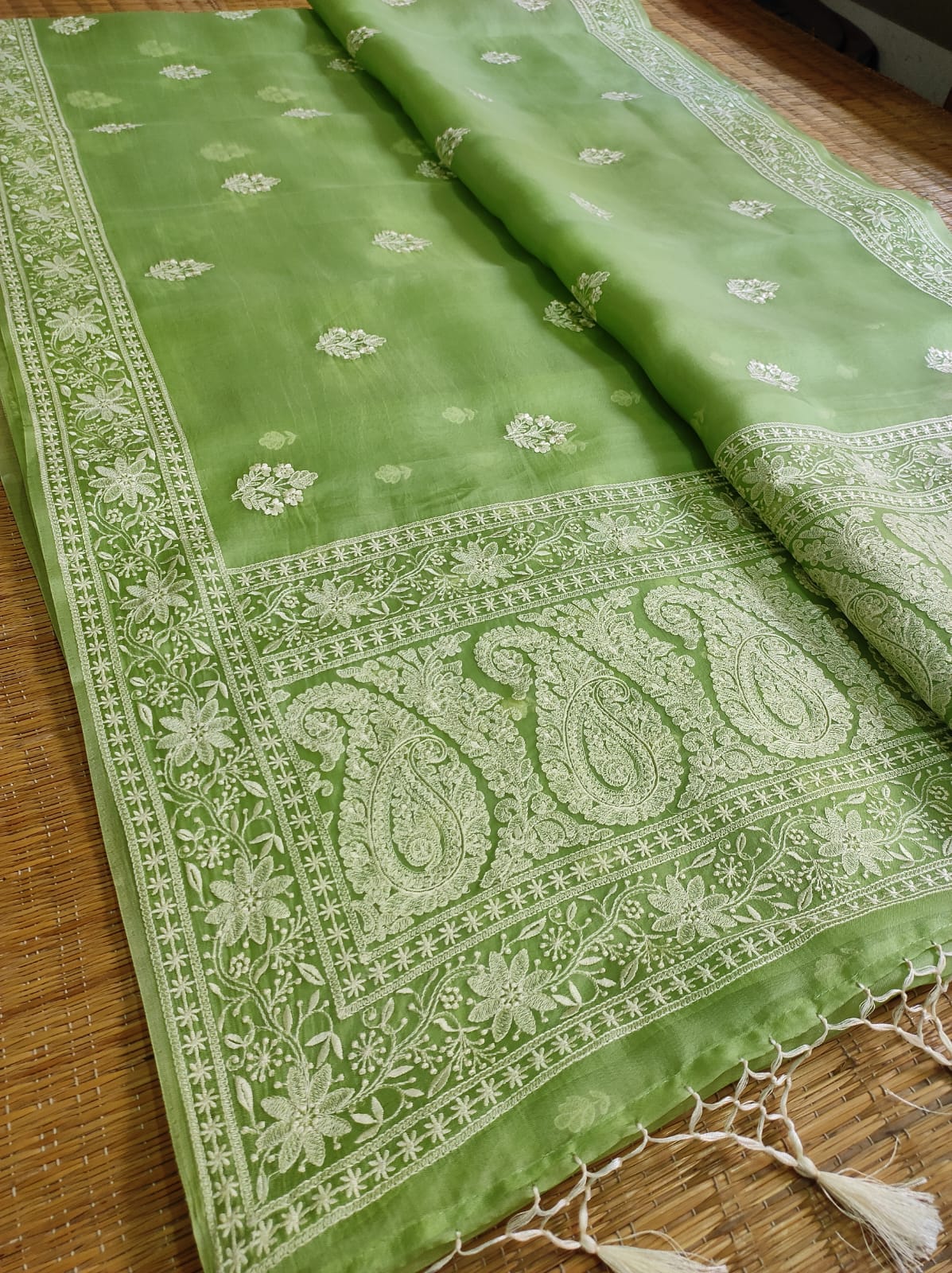 LIGHT GREEN PURE ORGANZA SILK EMBROIDERY BORDER BUTA SAREE BANARAS