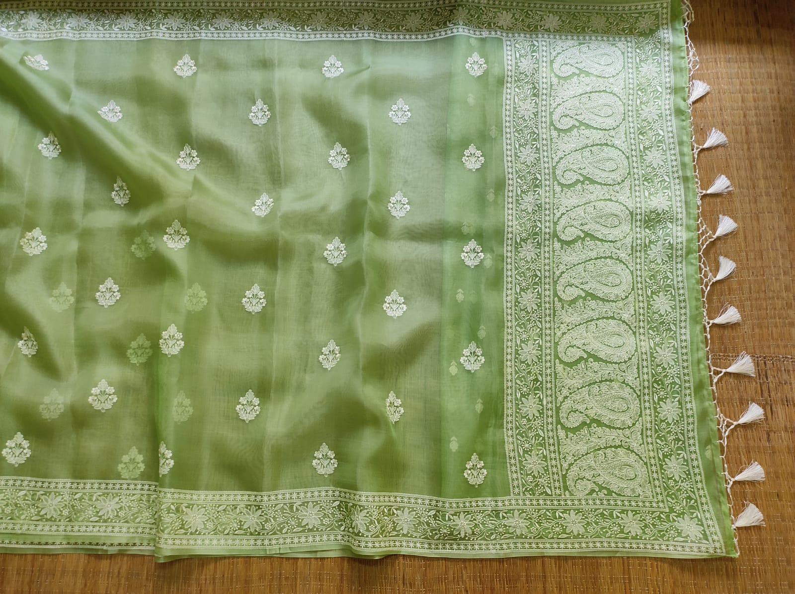 LIGHT GREEN PURE ORGANZA SILK EMBROIDERY BORDER BUTA SAREE BANARAS