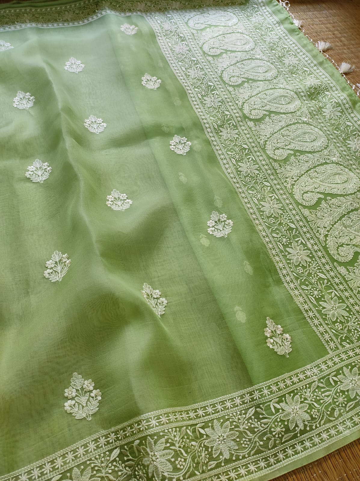 LIGHT GREEN PURE ORGANZA SILK EMBROIDERY BORDER BUTA SAREE BANARAS